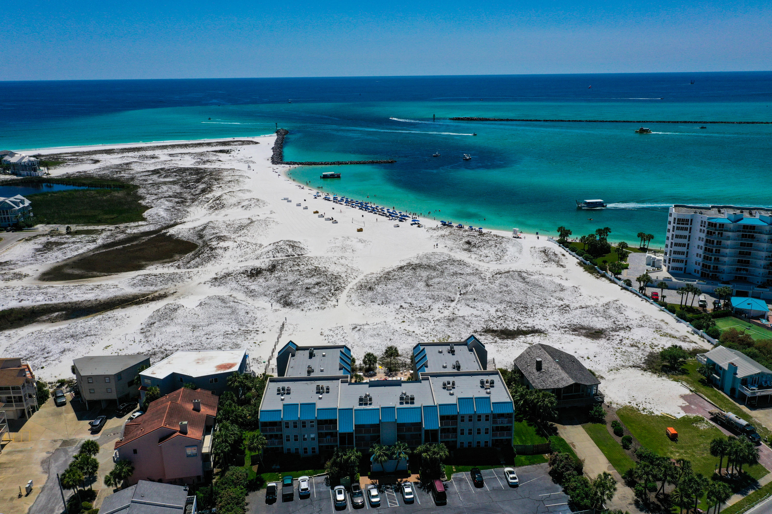 POOLSIDE VILLAS CONDO - Residential