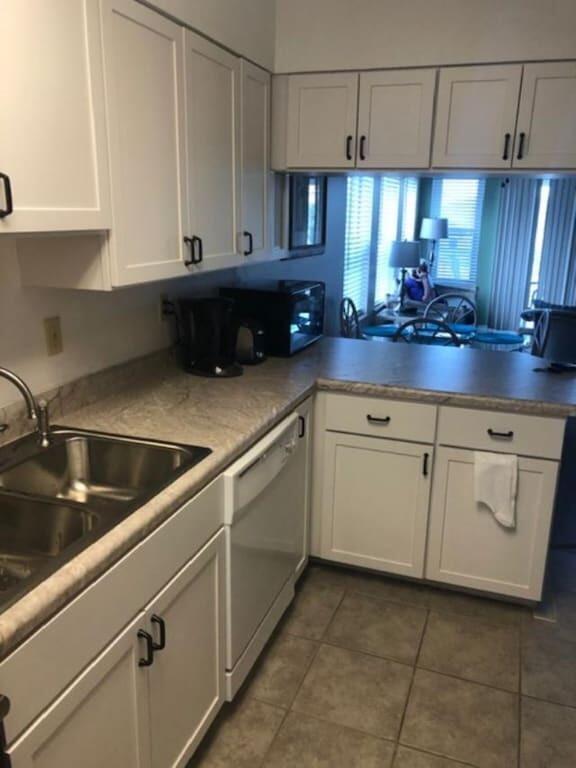 POOLSIDE VILLAS CONDO - Residential