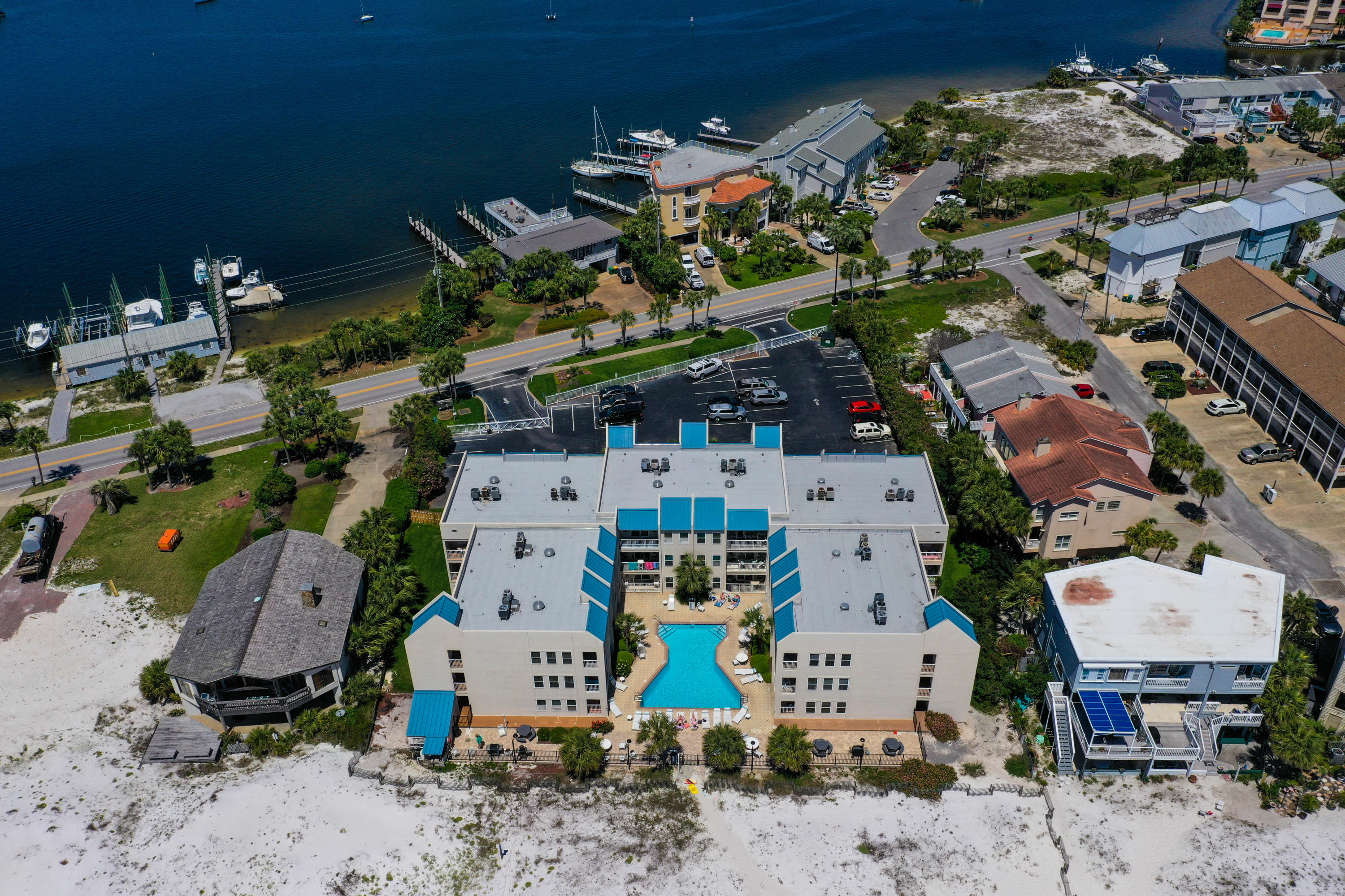 POOLSIDE VILLAS CONDO - Residential