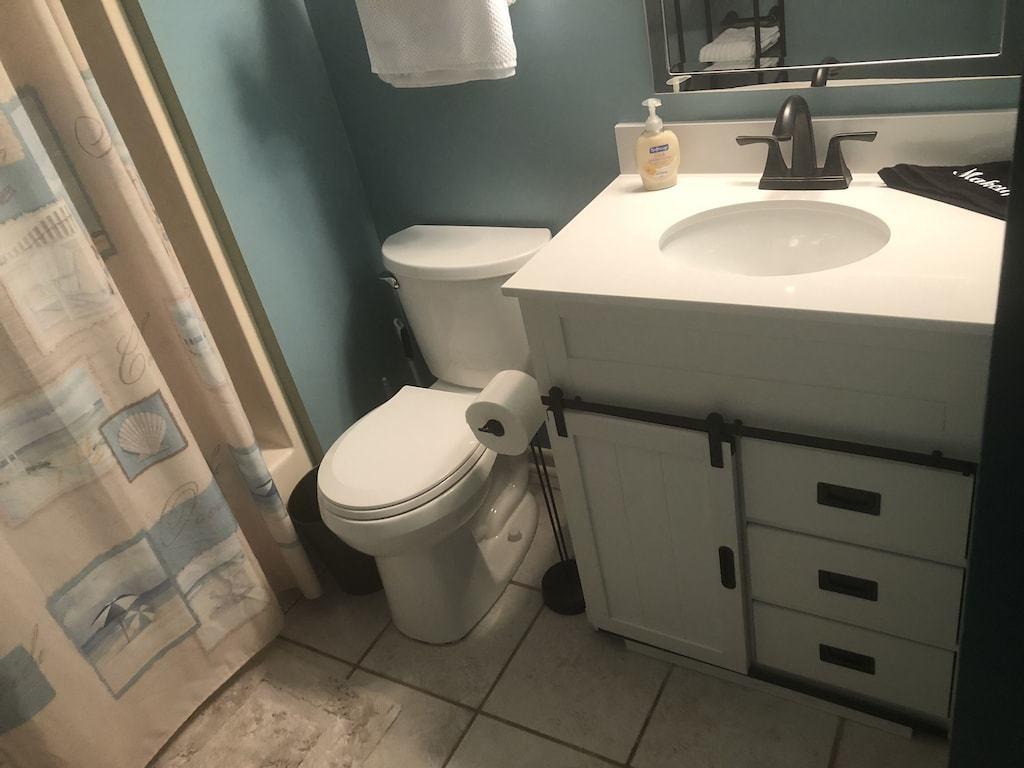 POOLSIDE VILLAS CONDO - Residential