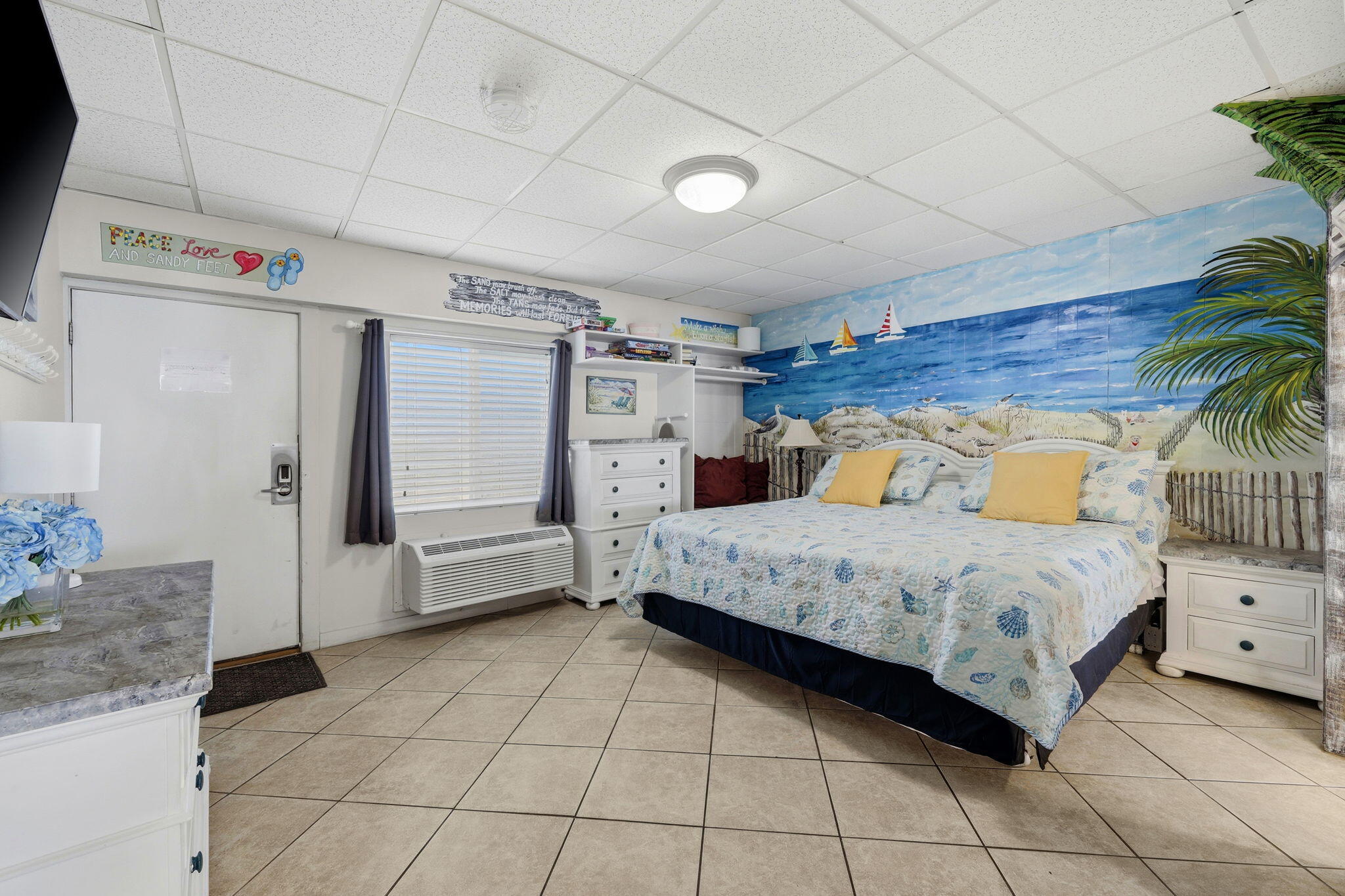 CONTINENTAL CONDO - Residential