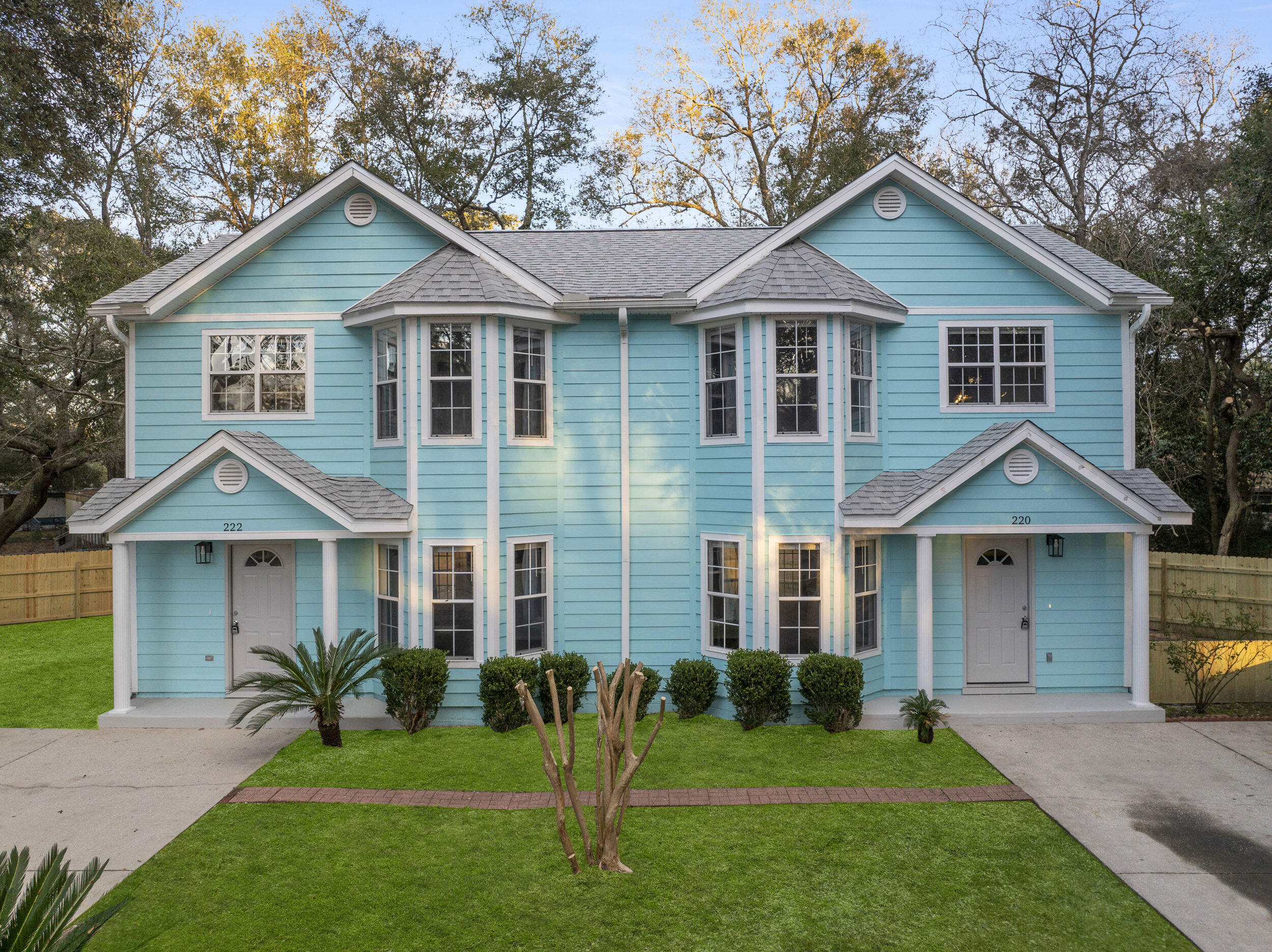 Introducing this charming townhouse in the heart of Niceville. This fully updated townhouse features 2 bedrooms and 2 bathrooms, perfect for those seeking a modern living space. With new LVP floors, this townhouse offers a sleek and contemporary aesthetic. Situated in a convenient location, residents will enjoy easy access to nearby amenities and schools. Don't miss out on the opportunity to make this townhouse your new home.