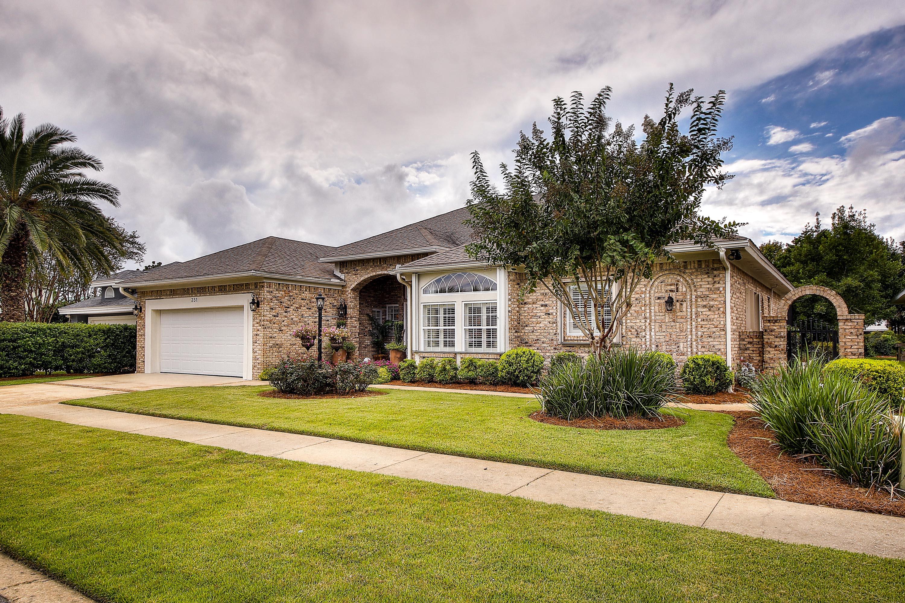 AVALON BEACH ESTATES - Residential