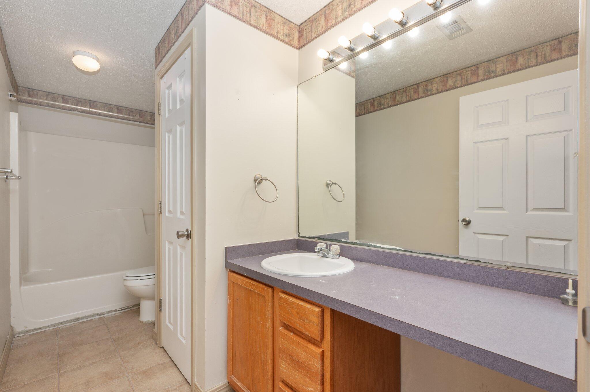 CHATELAINE ESTATES S/D PH 2 - Residential Lease