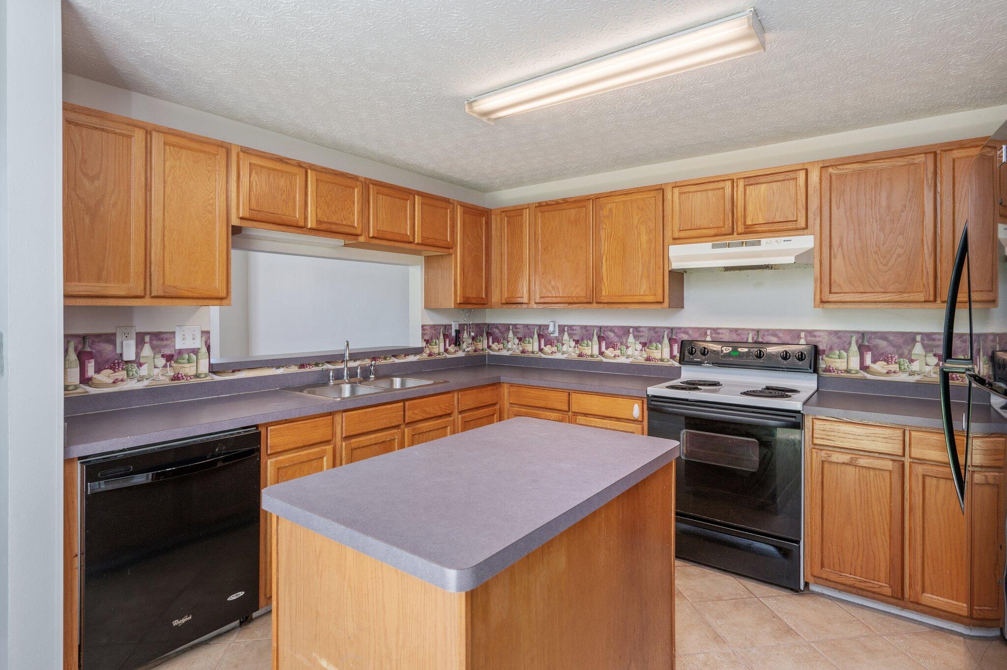CHATELAINE ESTATES S/D PH 2 - Residential Lease