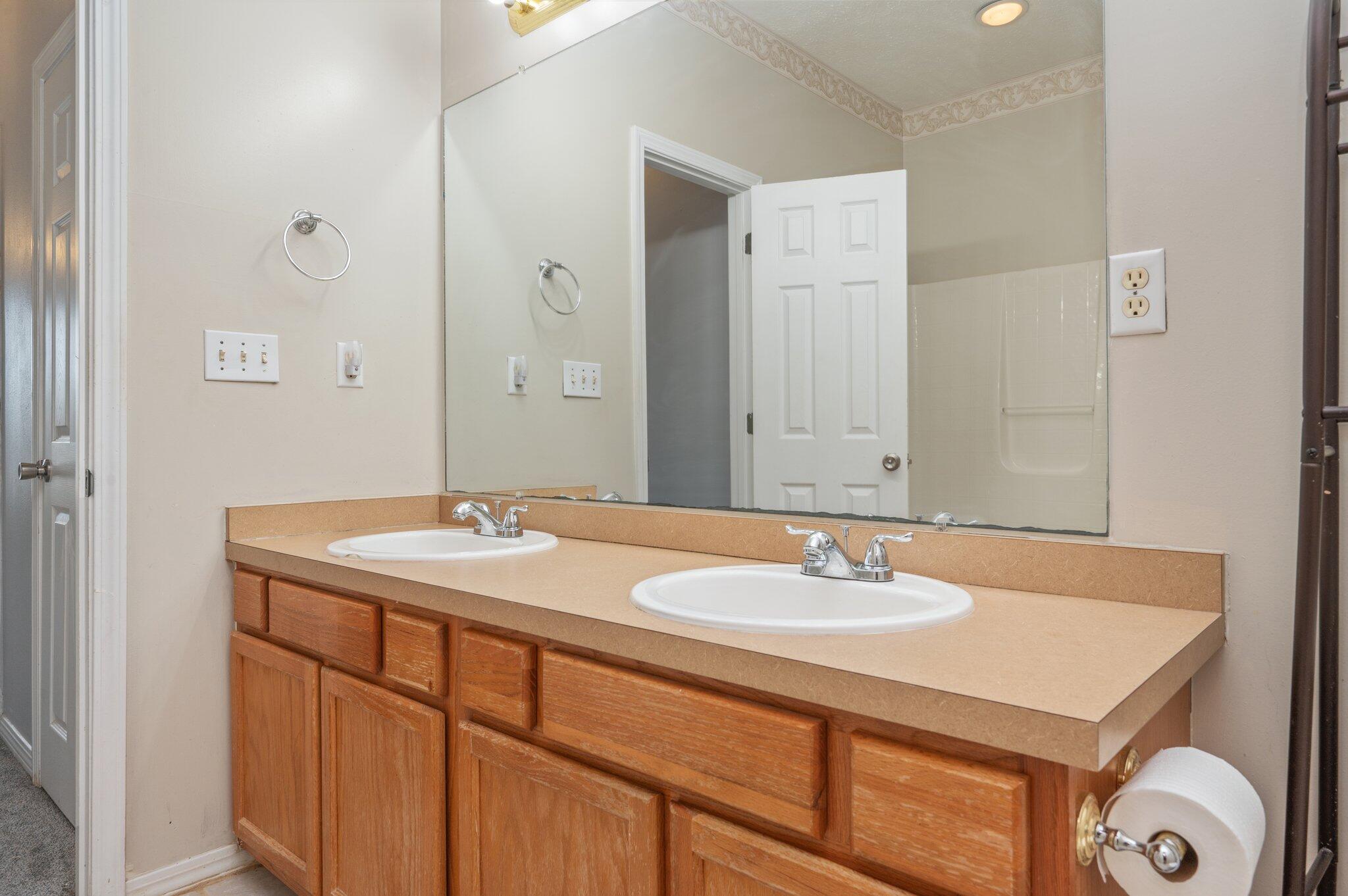 CHATELAINE ESTATES S/D PH 2 - Residential Lease