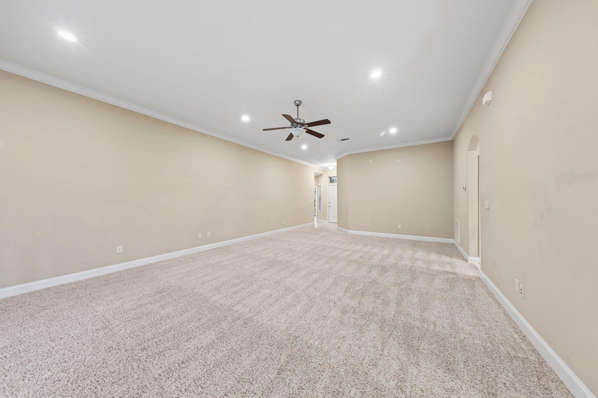 VALPARAISO PINECREST 6 - Residential Lease