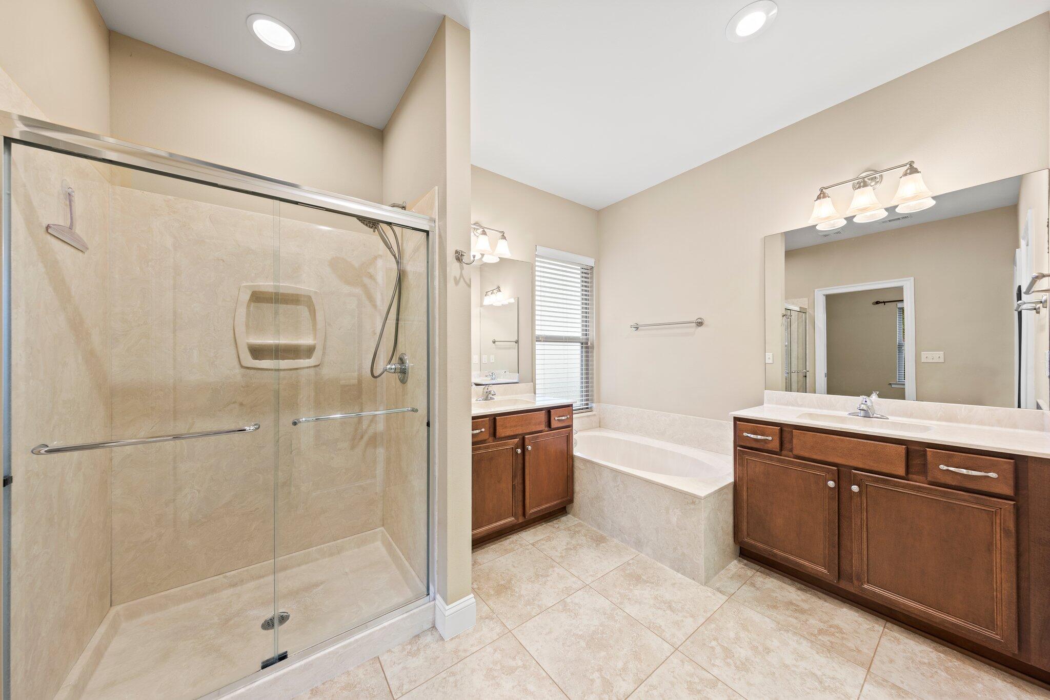 VALPARAISO PINECREST 6 - Residential Lease