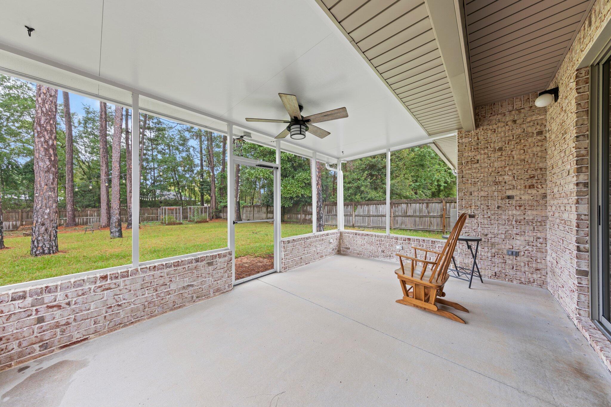 VALPARAISO PINECREST 6 - Residential Lease