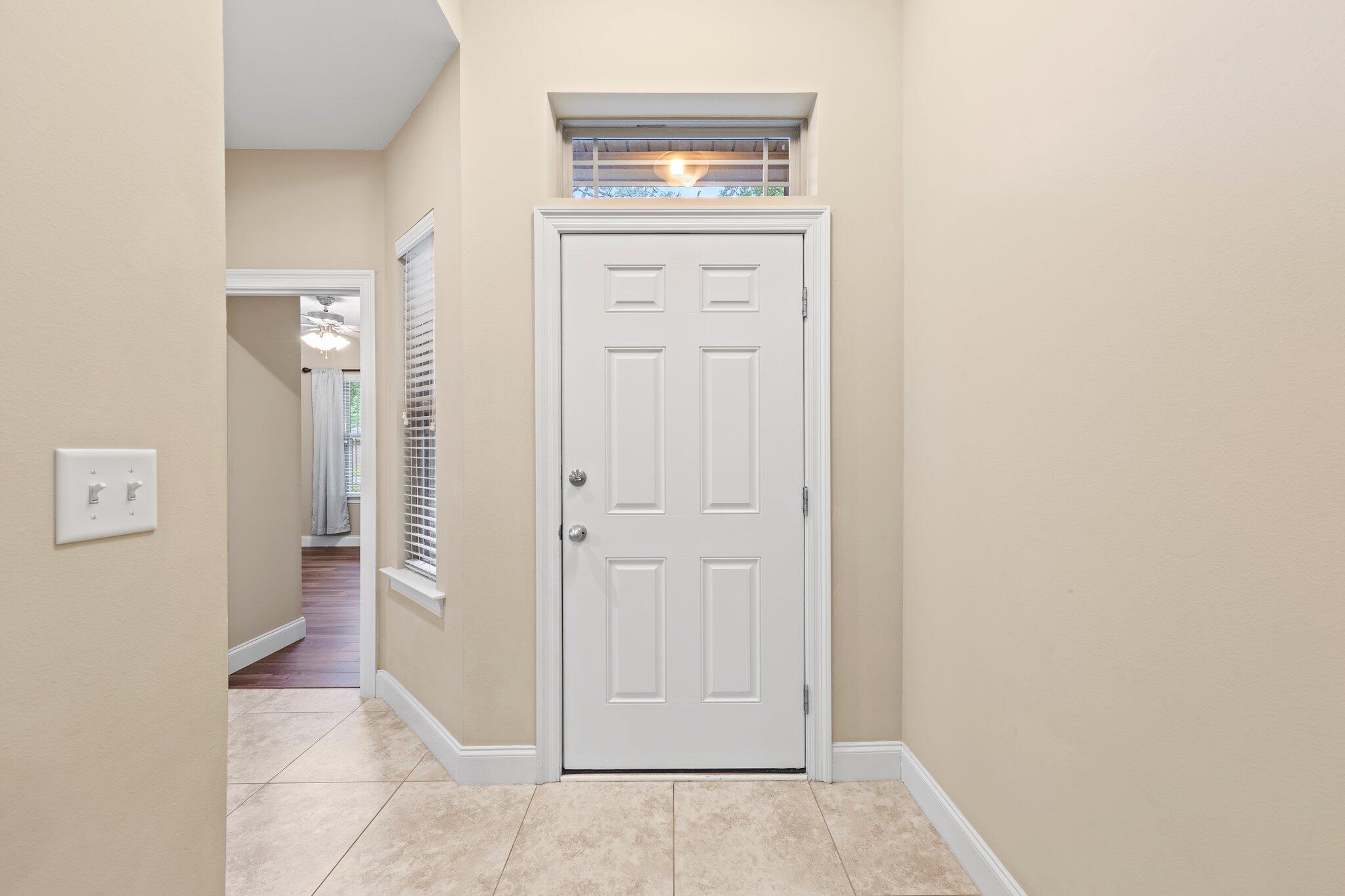 VALPARAISO PINECREST 6 - Residential Lease