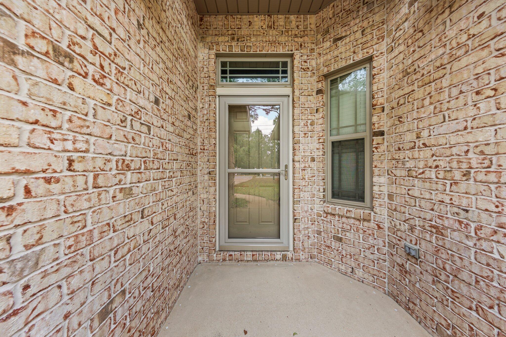 VALPARAISO PINECREST 6 - Residential Lease