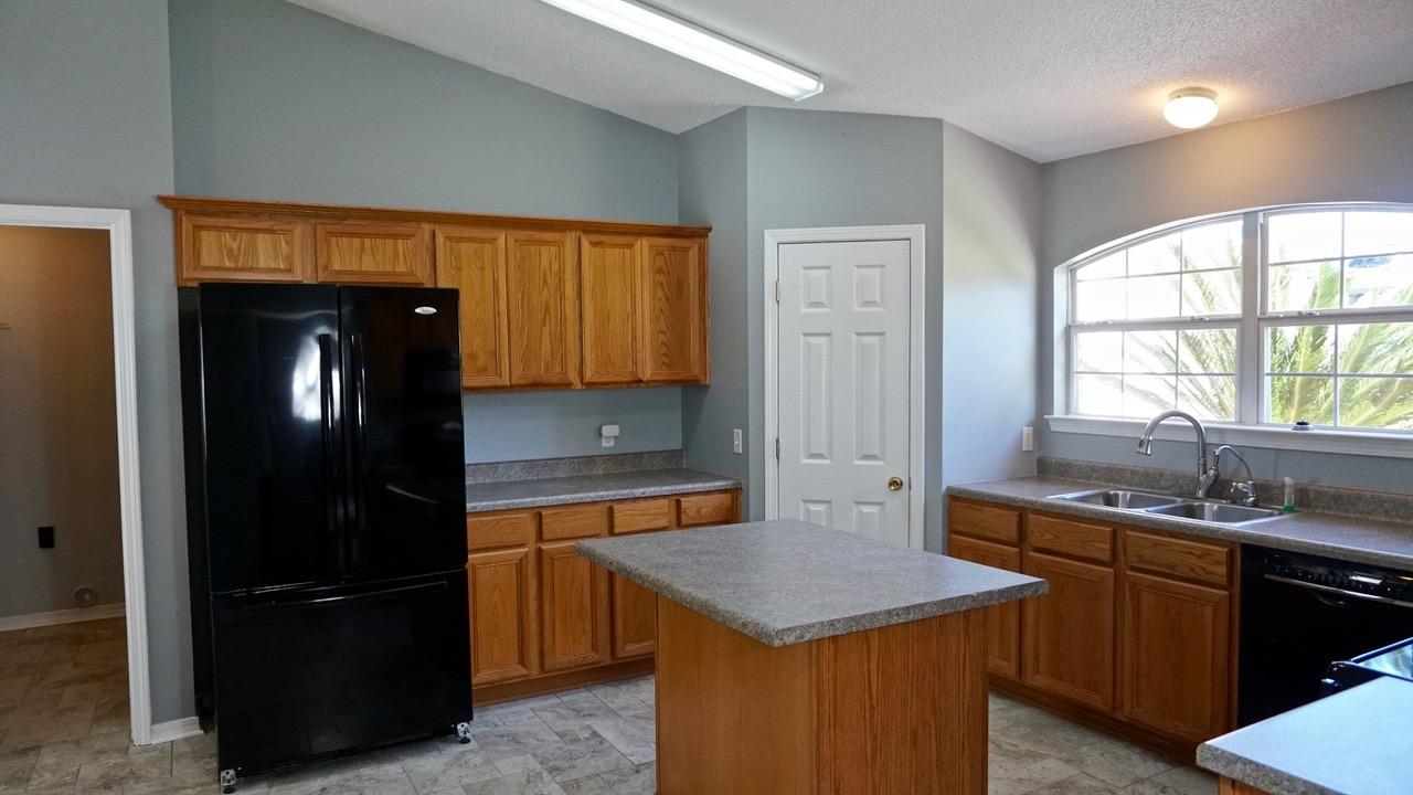 WEST VIEW ESTATES PH 5 - Residential Lease