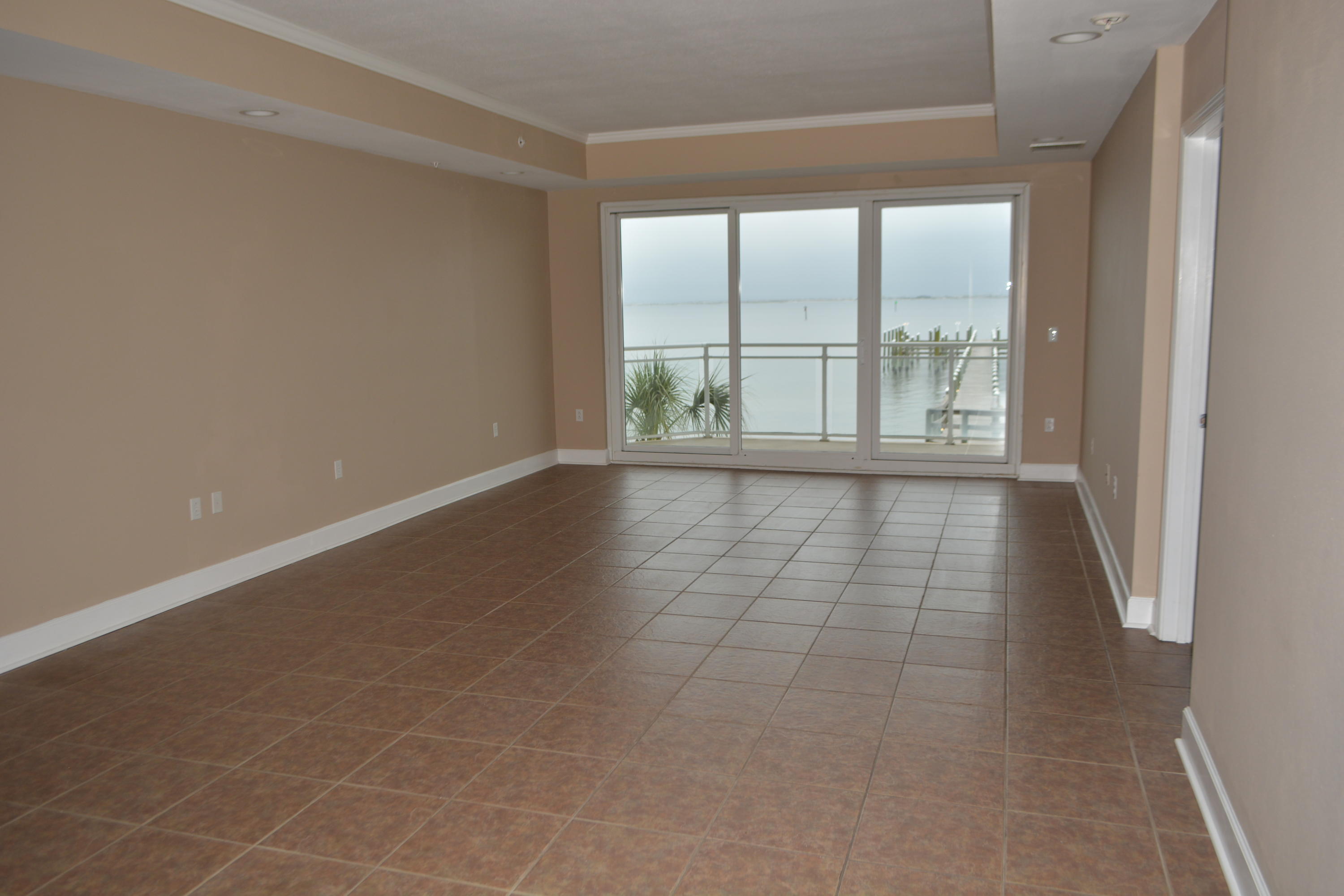 PIER 23 - Residential