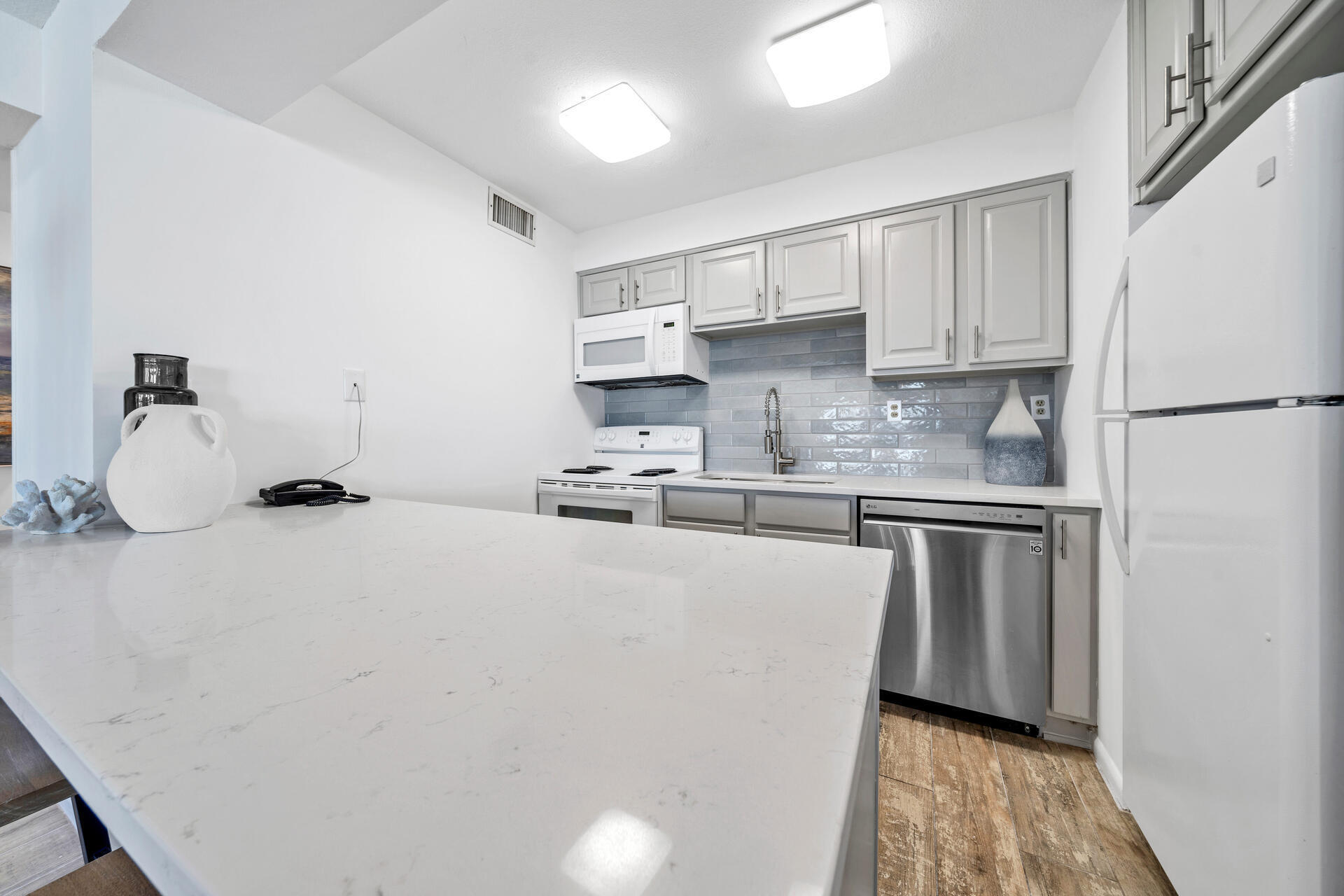 JETTY EAST CONDO - Residential