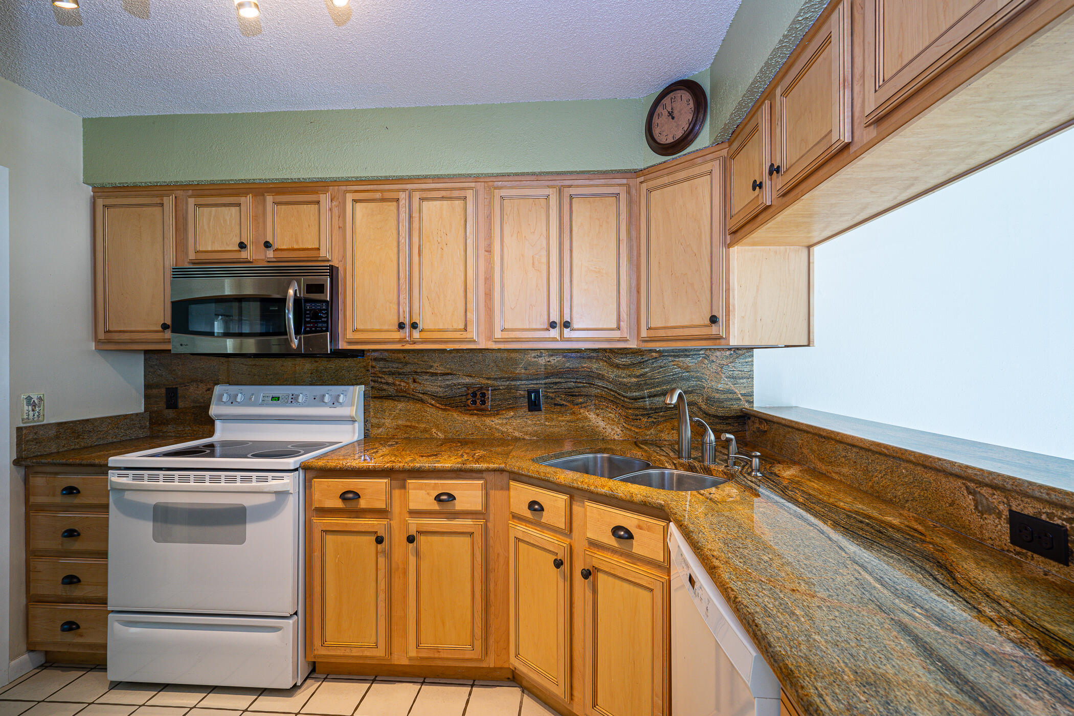 ROYAL OAK VILLAGE - Residential