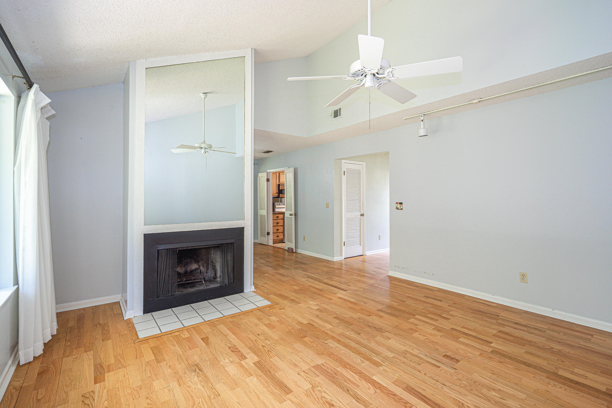 ROYAL OAK VILLAGE - Residential