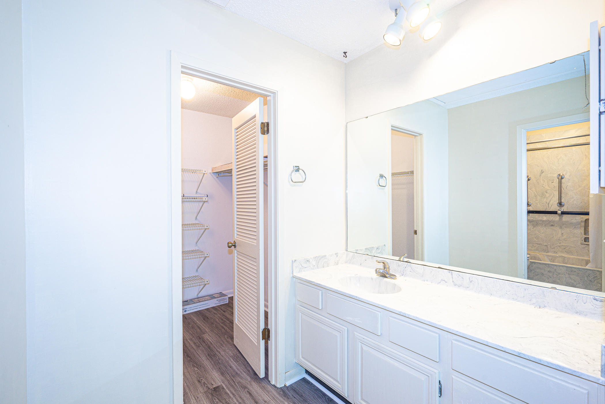 ROYAL OAK VILLAGE - Residential