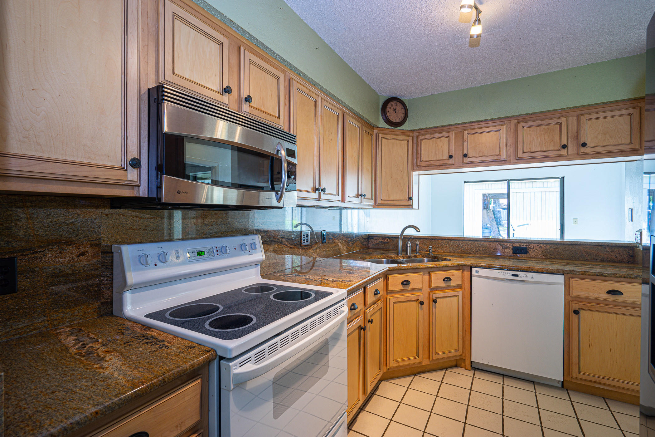 ROYAL OAK VILLAGE - Residential