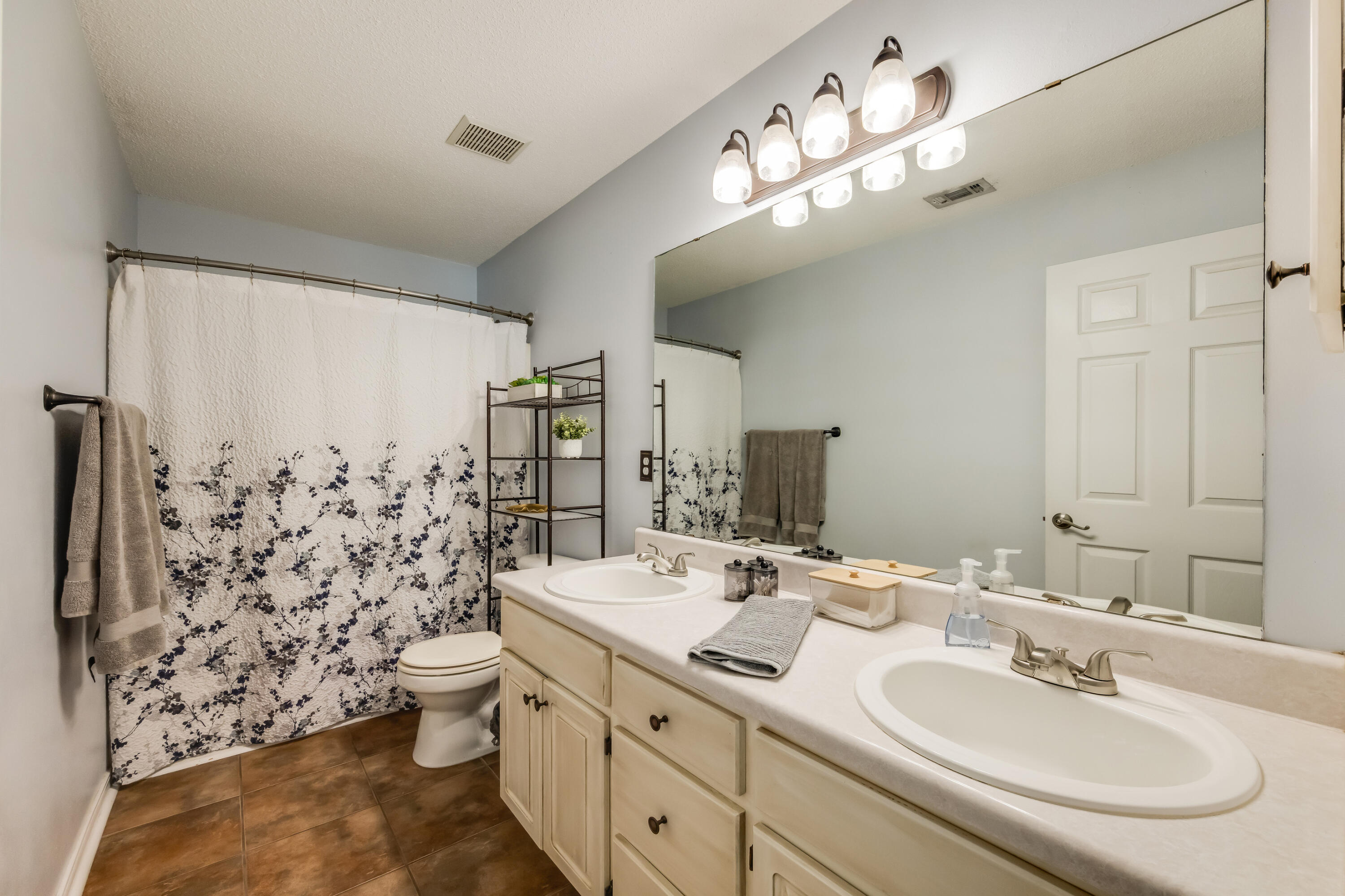 CHEROKEE BEND S/D PH 2 - Residential