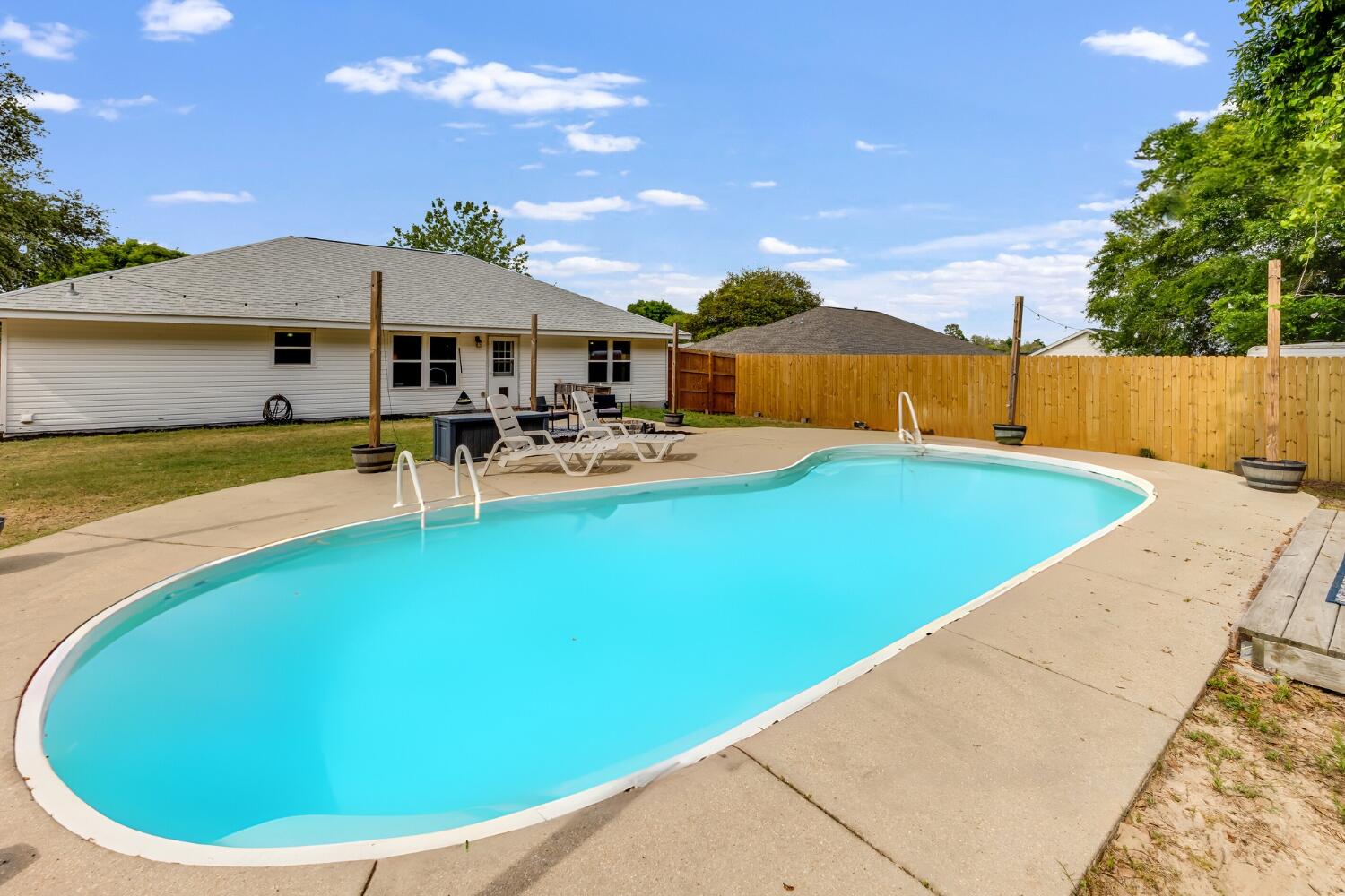 CHEROKEE BEND S/D PH 2 - Residential