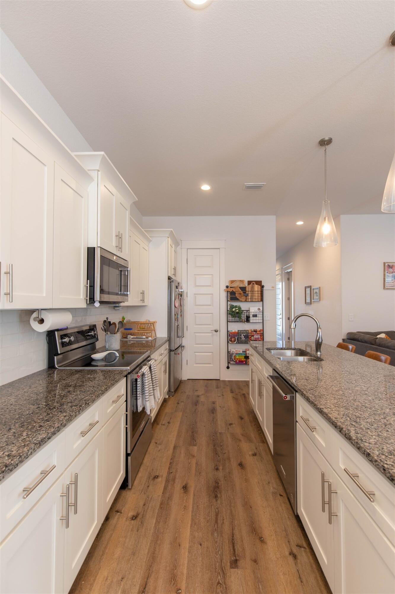 FRANGISTA BEACH - Residential Lease