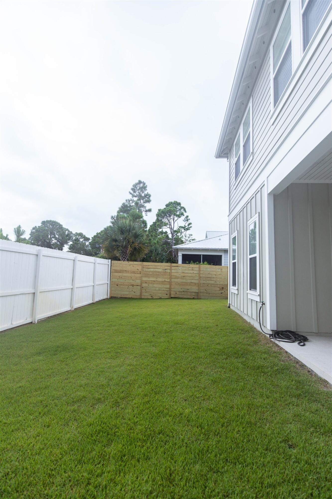 FRANGISTA BEACH - Residential Lease