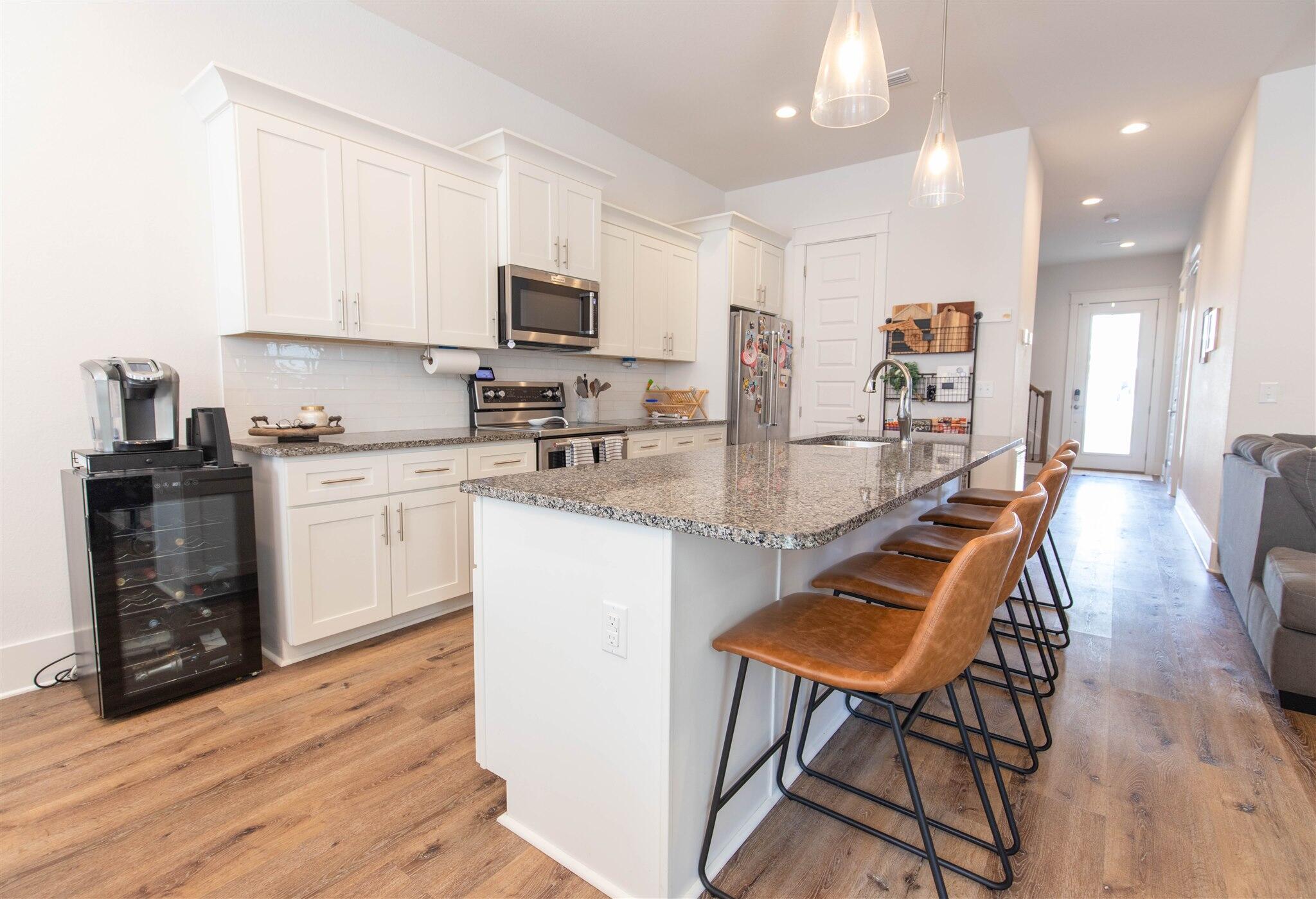 FRANGISTA BEACH - Residential Lease