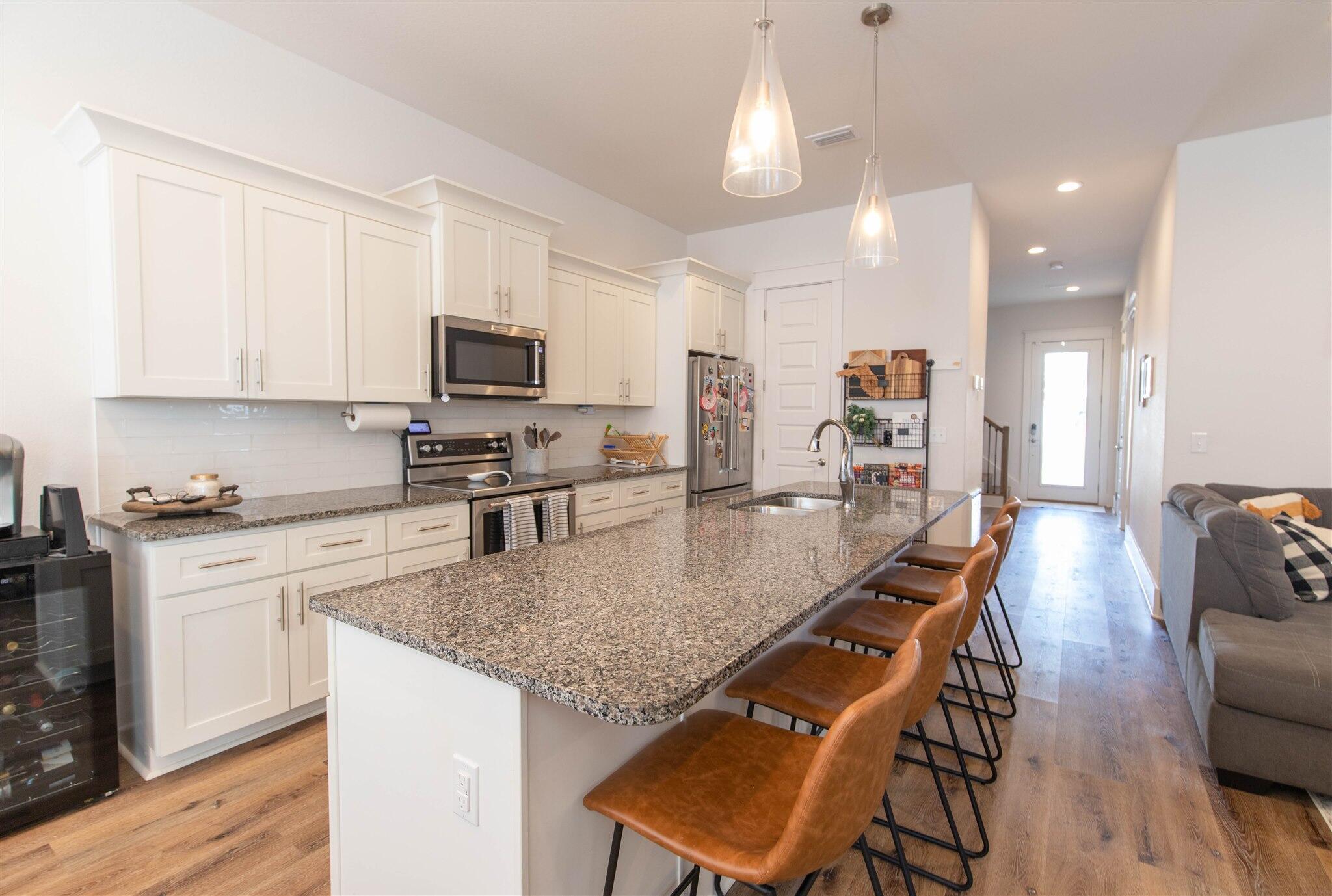 FRANGISTA BEACH - Residential Lease