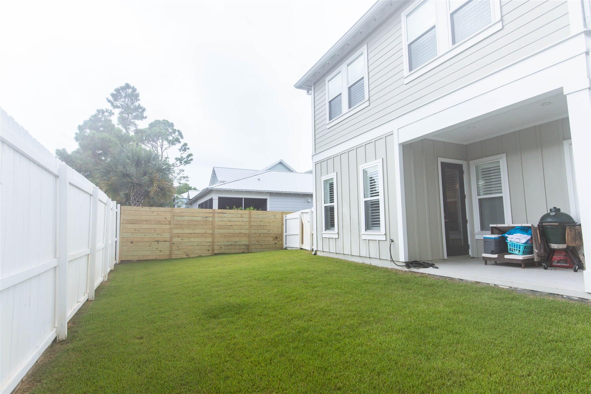 FRANGISTA BEACH - Residential Lease