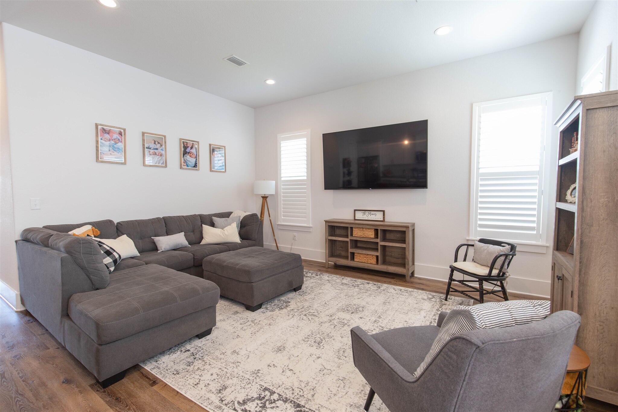 FRANGISTA BEACH - Residential Lease