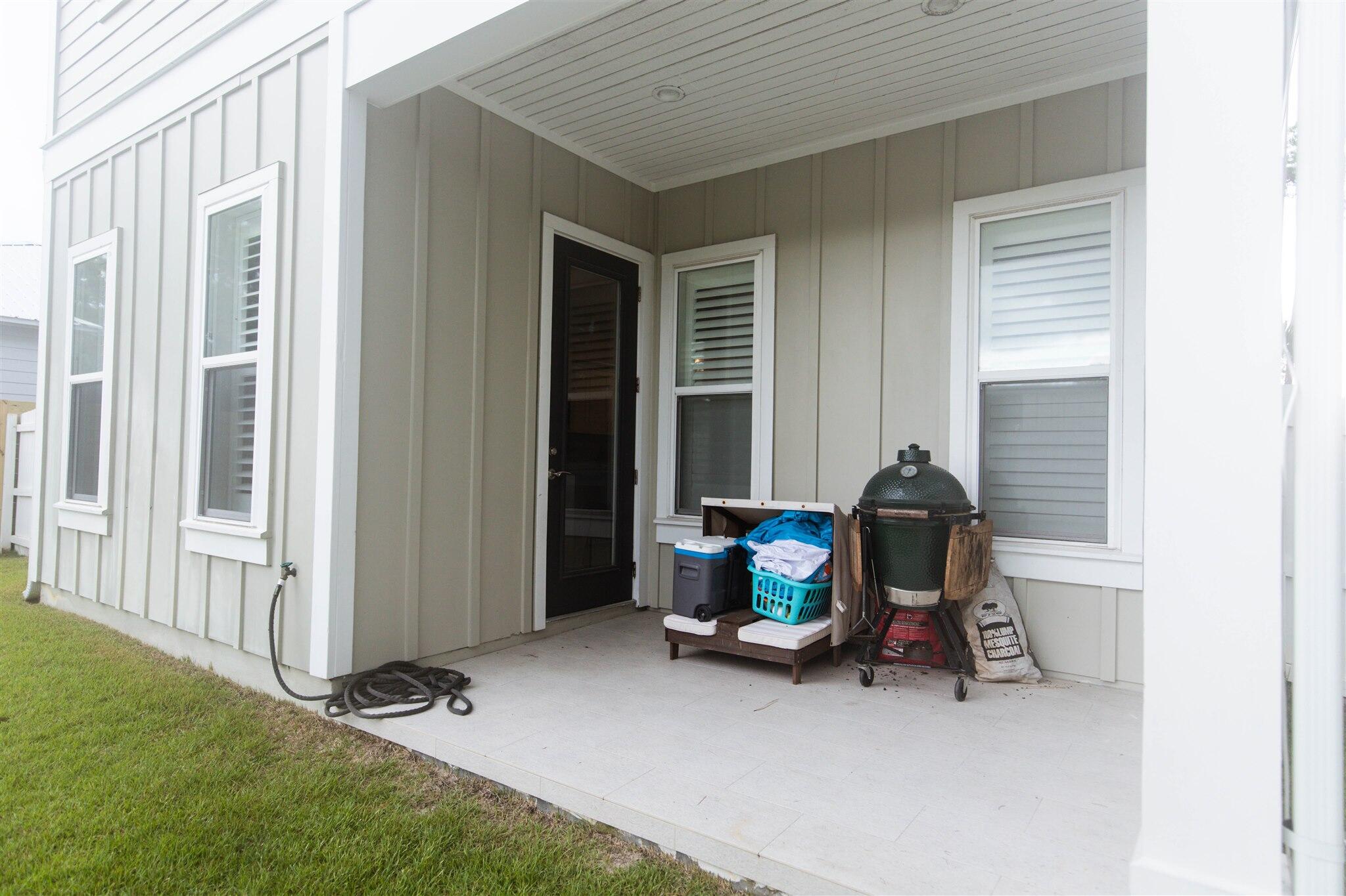 FRANGISTA BEACH - Residential Lease