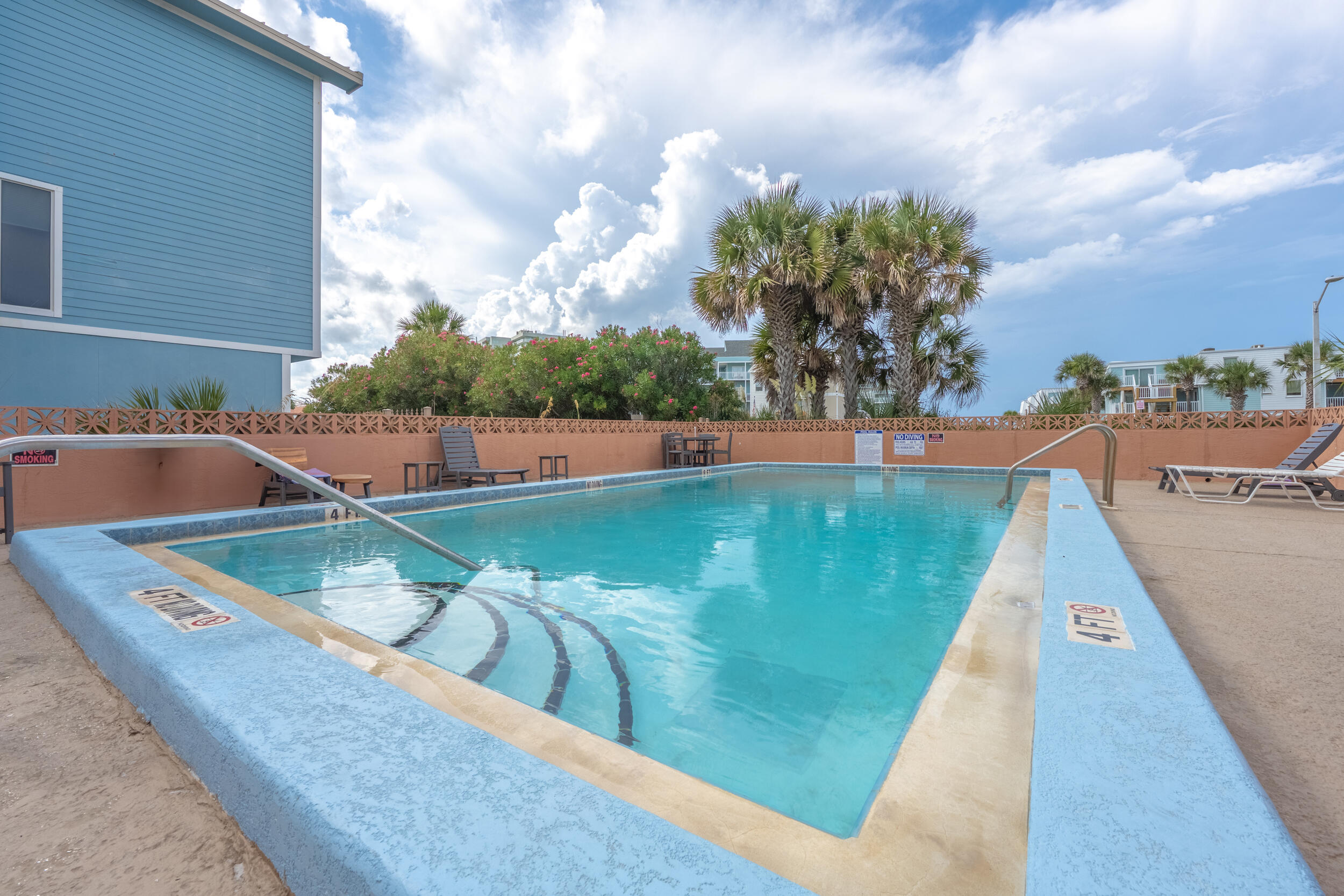 GULF WINDS CONDOS - Residential
