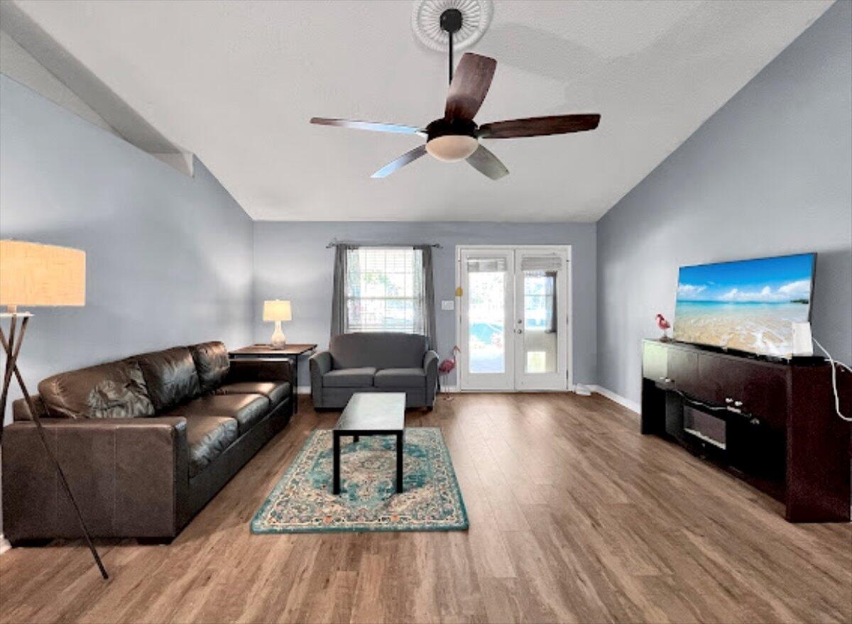 CREETWOOD VILLAGE - Residential