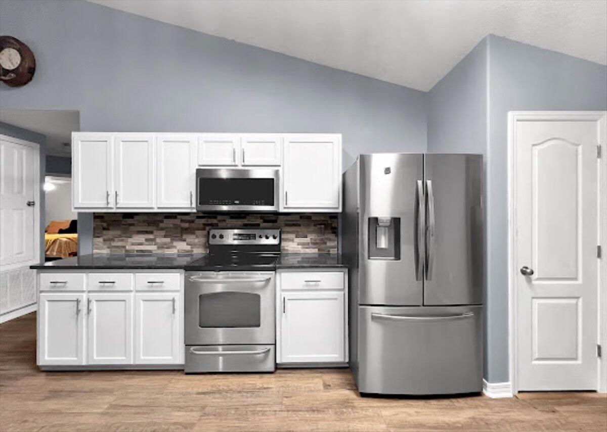 CREETWOOD VILLAGE - Residential