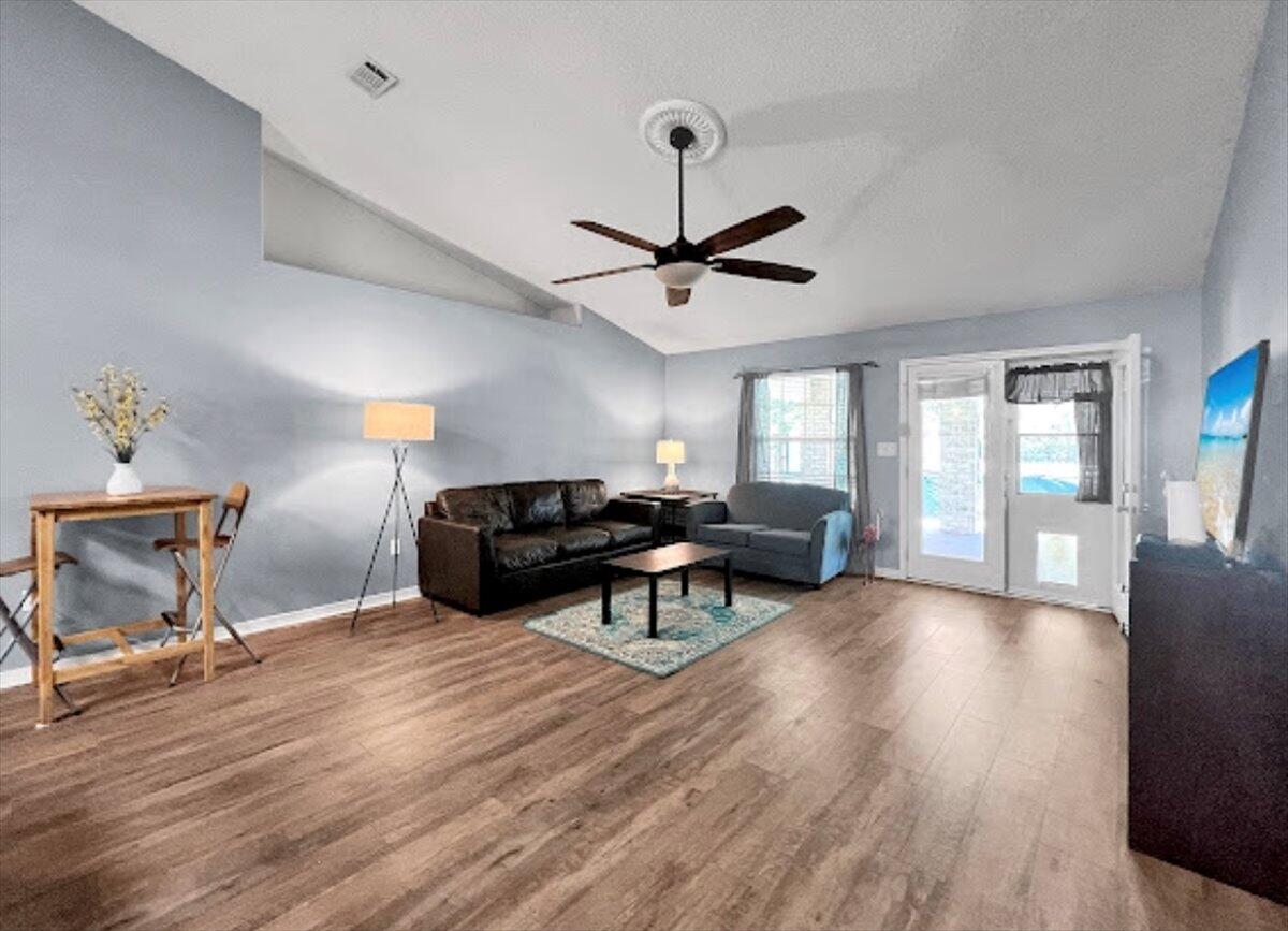 CREETWOOD VILLAGE - Residential