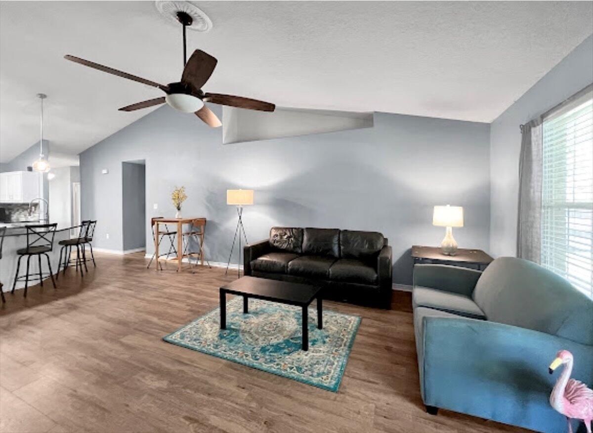 CREETWOOD VILLAGE - Residential