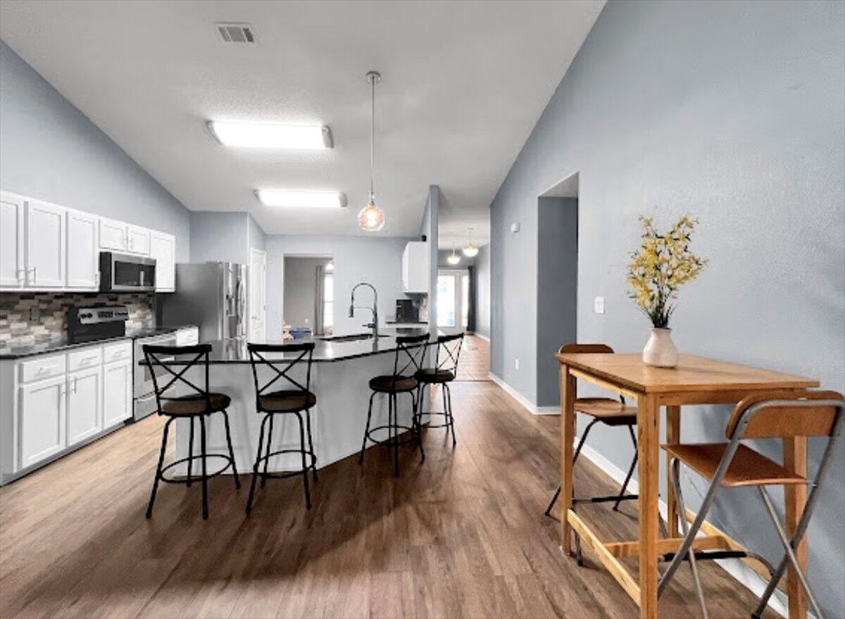 CREETWOOD VILLAGE - Residential