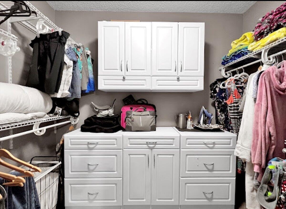 CREETWOOD VILLAGE - Residential