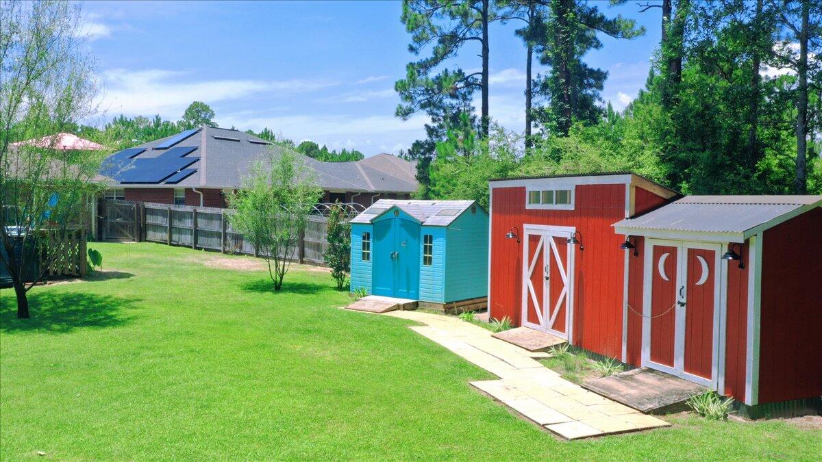 CREETWOOD VILLAGE - Residential