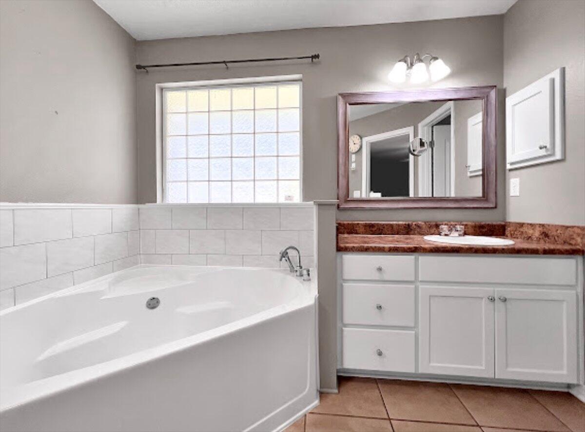 CREETWOOD VILLAGE - Residential