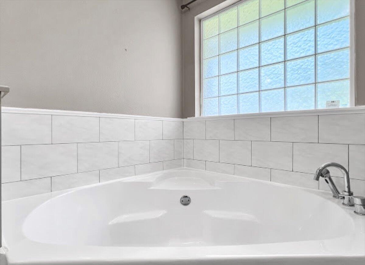 CREETWOOD VILLAGE - Residential