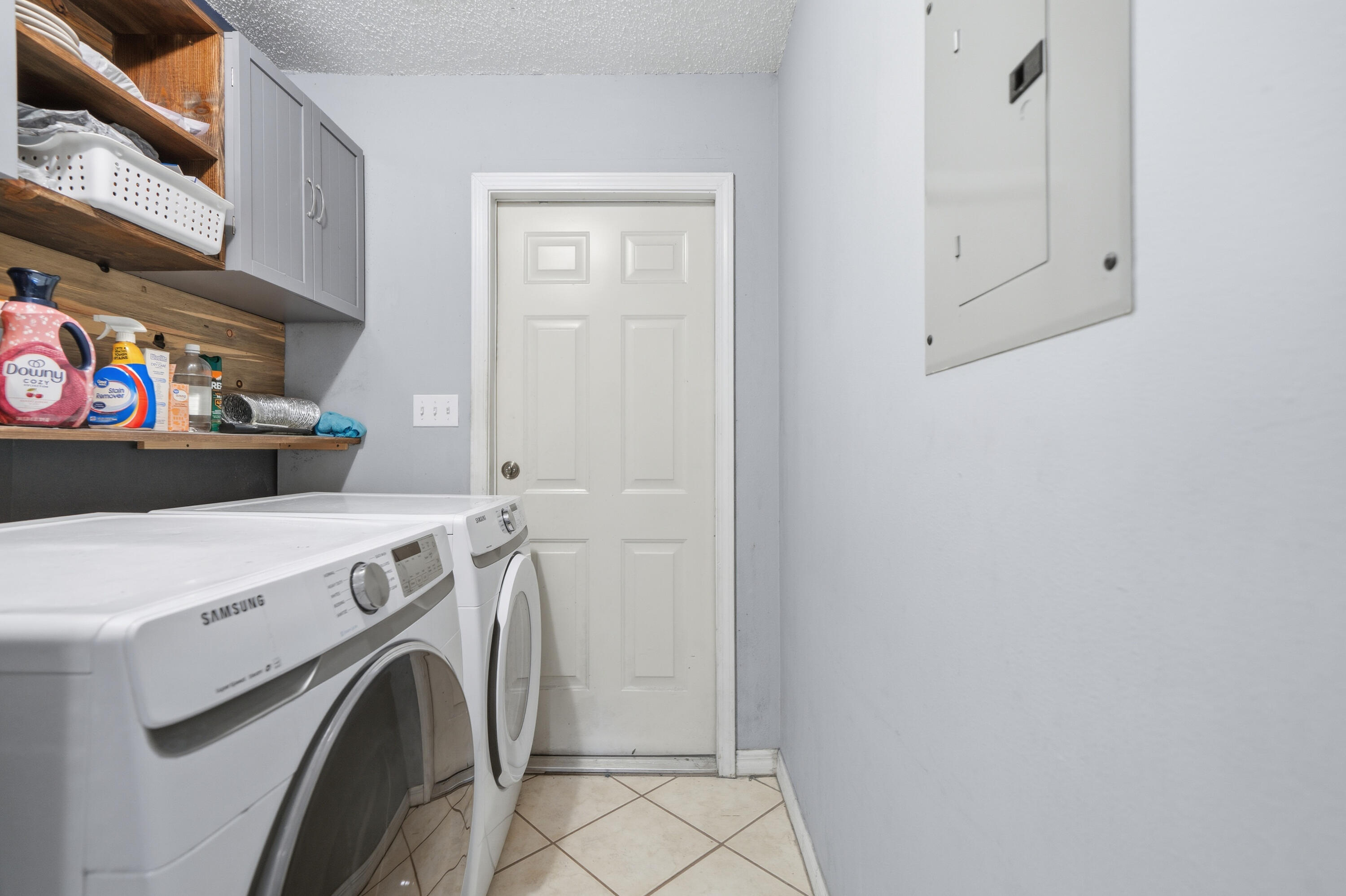 COUNTRYVIEW ESTATES 4TH ADDN - Residential