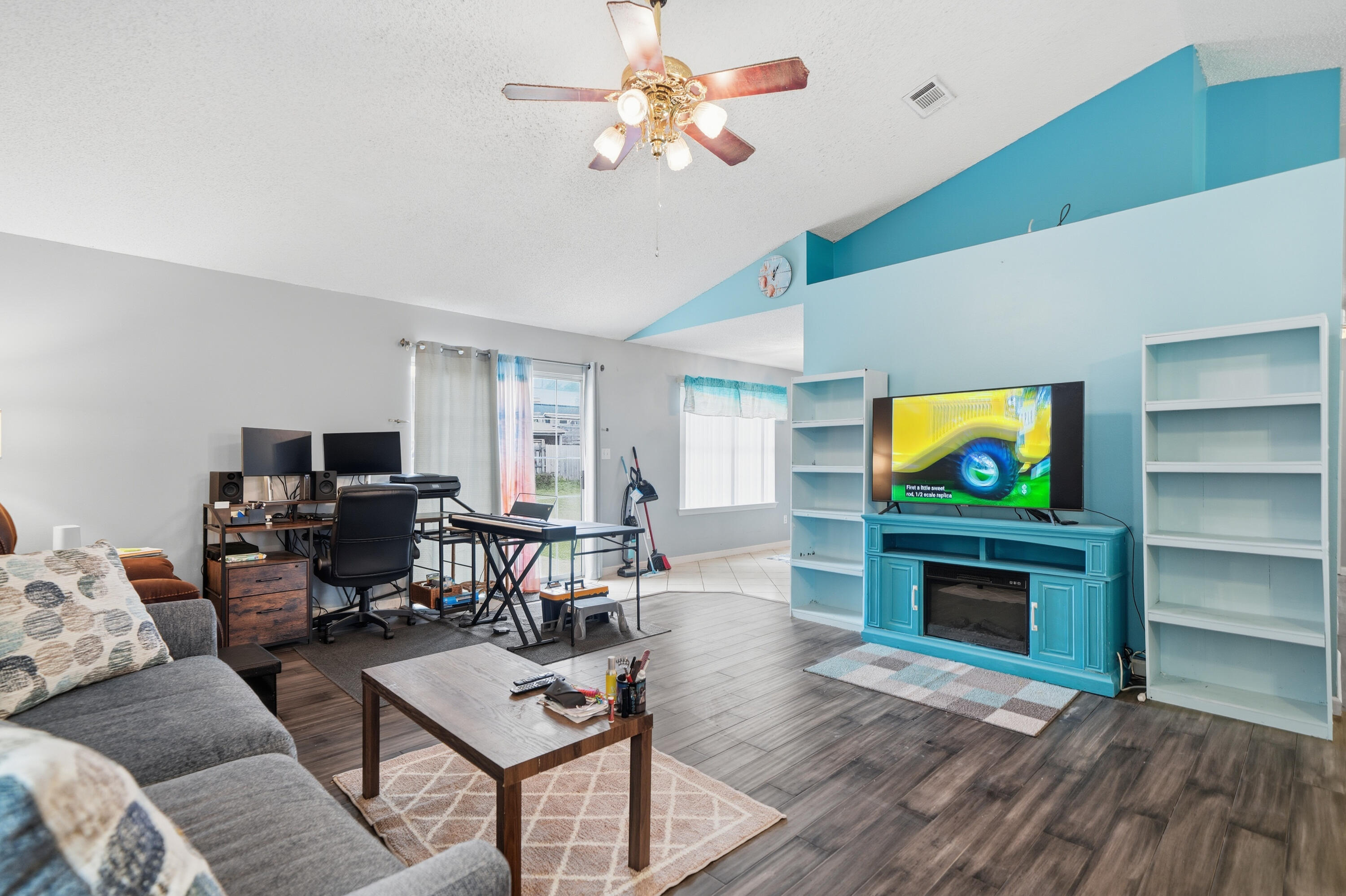 COUNTRYVIEW ESTATES 4TH ADDN - Residential