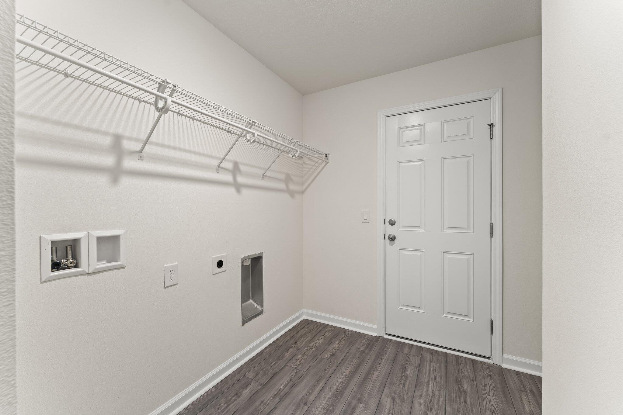 RIVERWALK PH I - Residential Lease