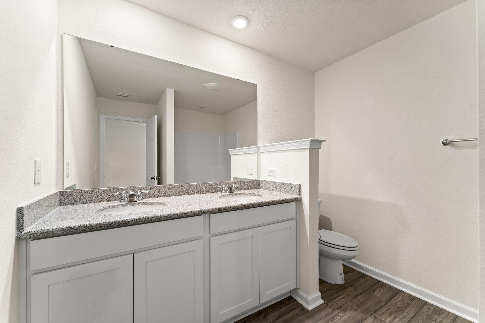 RIVERWALK PH I - Residential Lease