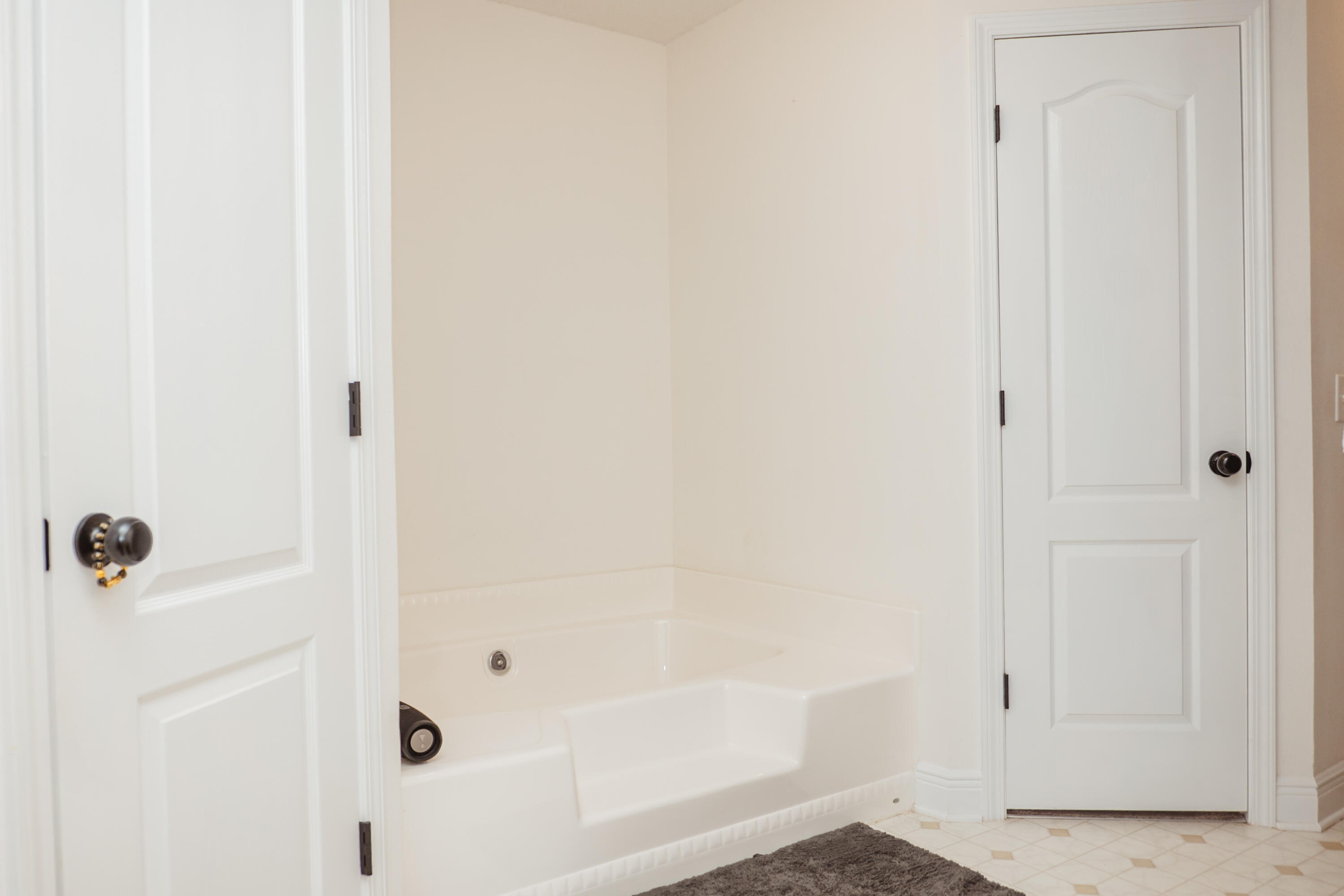 FOX VALLEY - Residential Lease