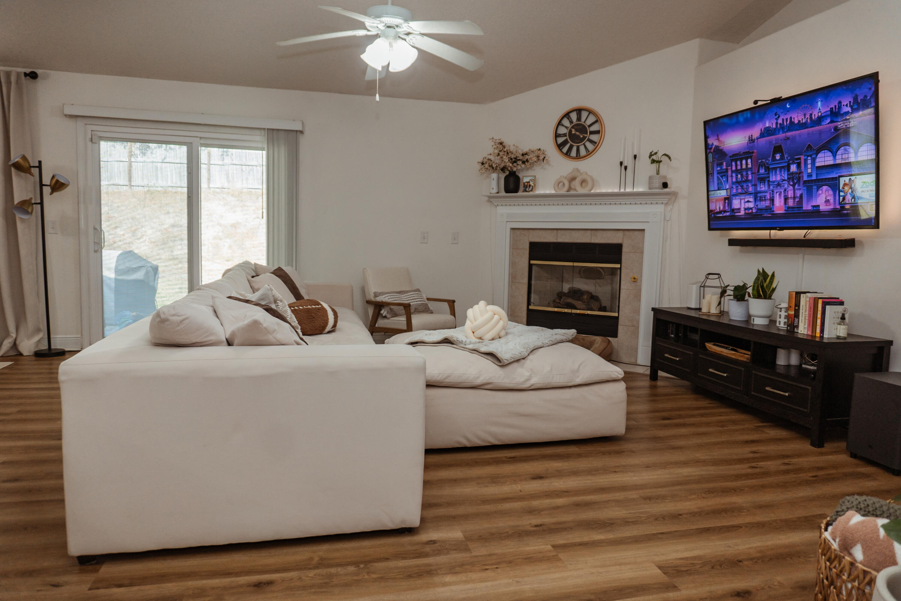 FOX VALLEY - Residential Lease