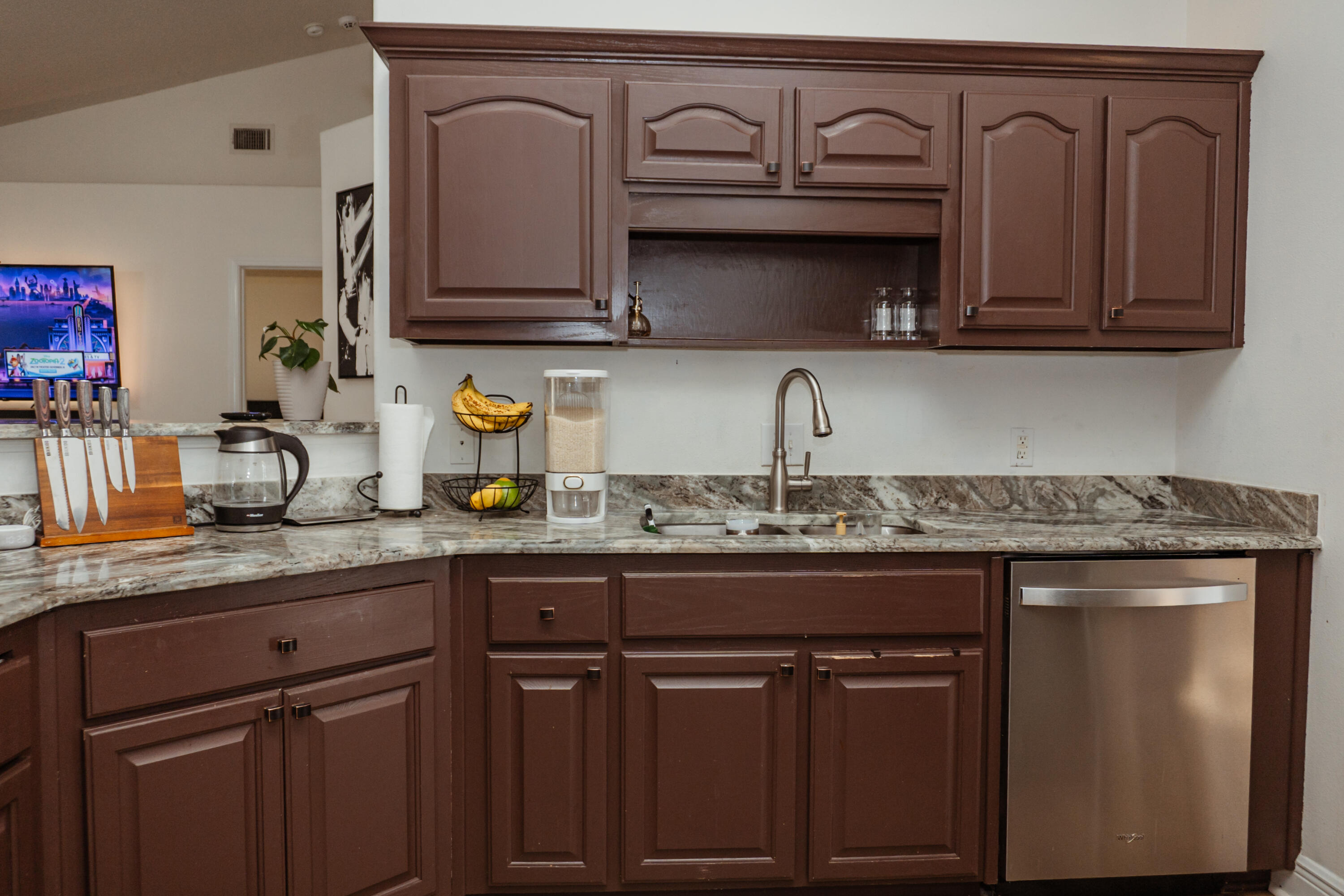 FOX VALLEY - Residential Lease