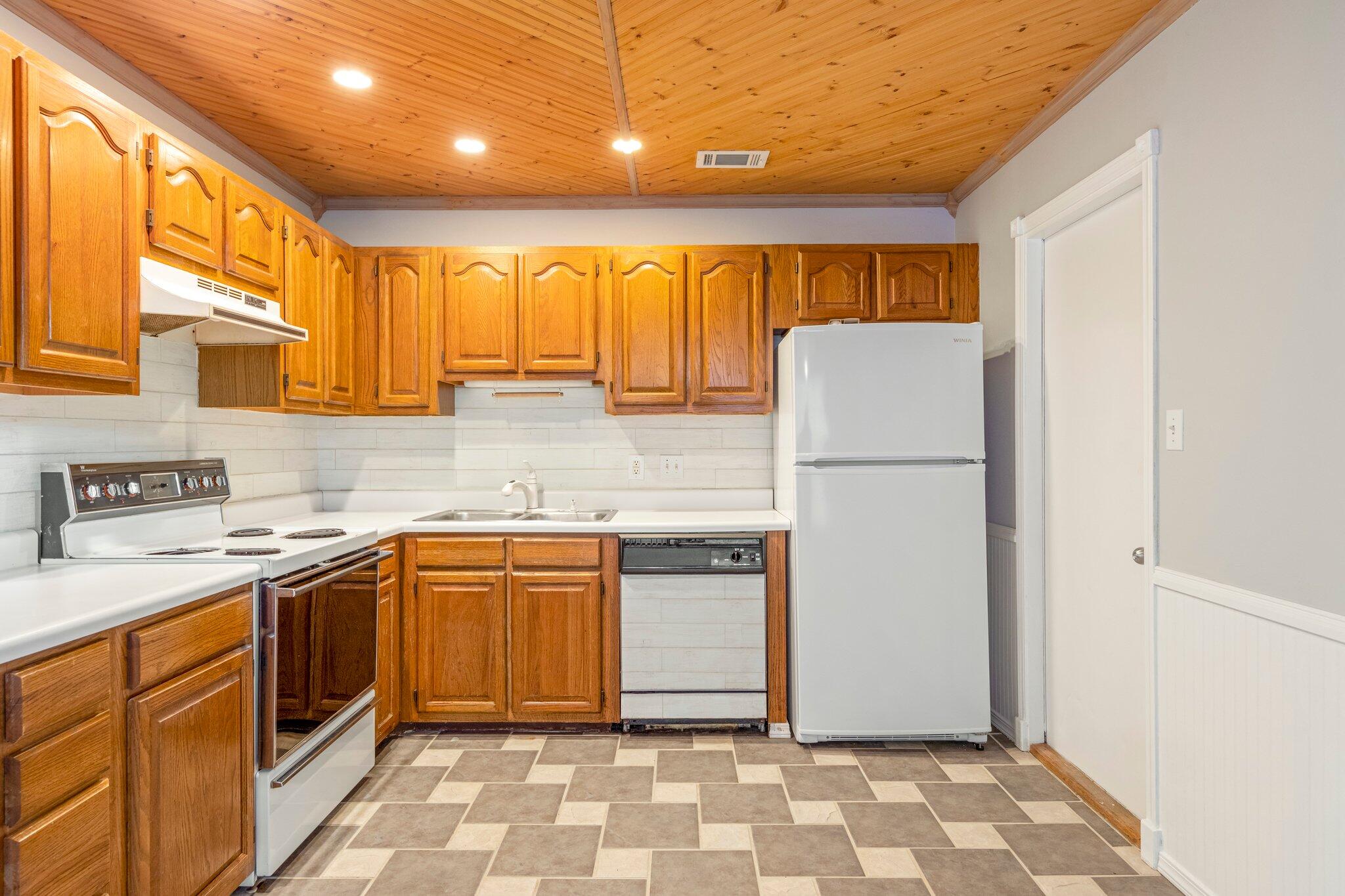 LLOYD & HETHERINGTON - Residential