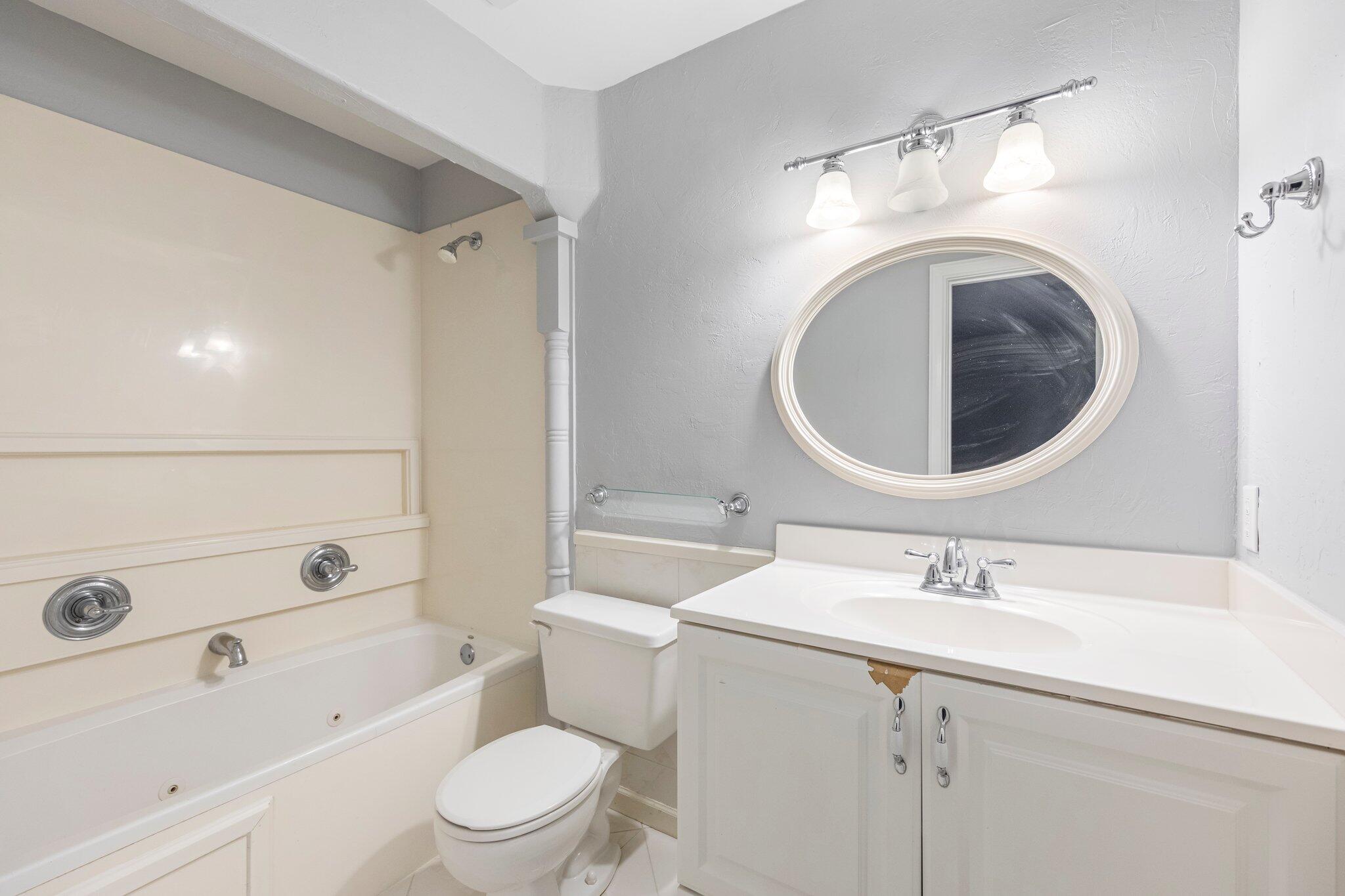 LLOYD & HETHERINGTON - Residential